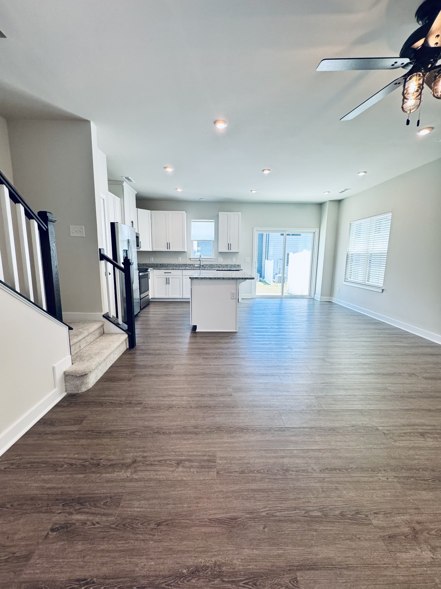 1100 Riverbrook Dr