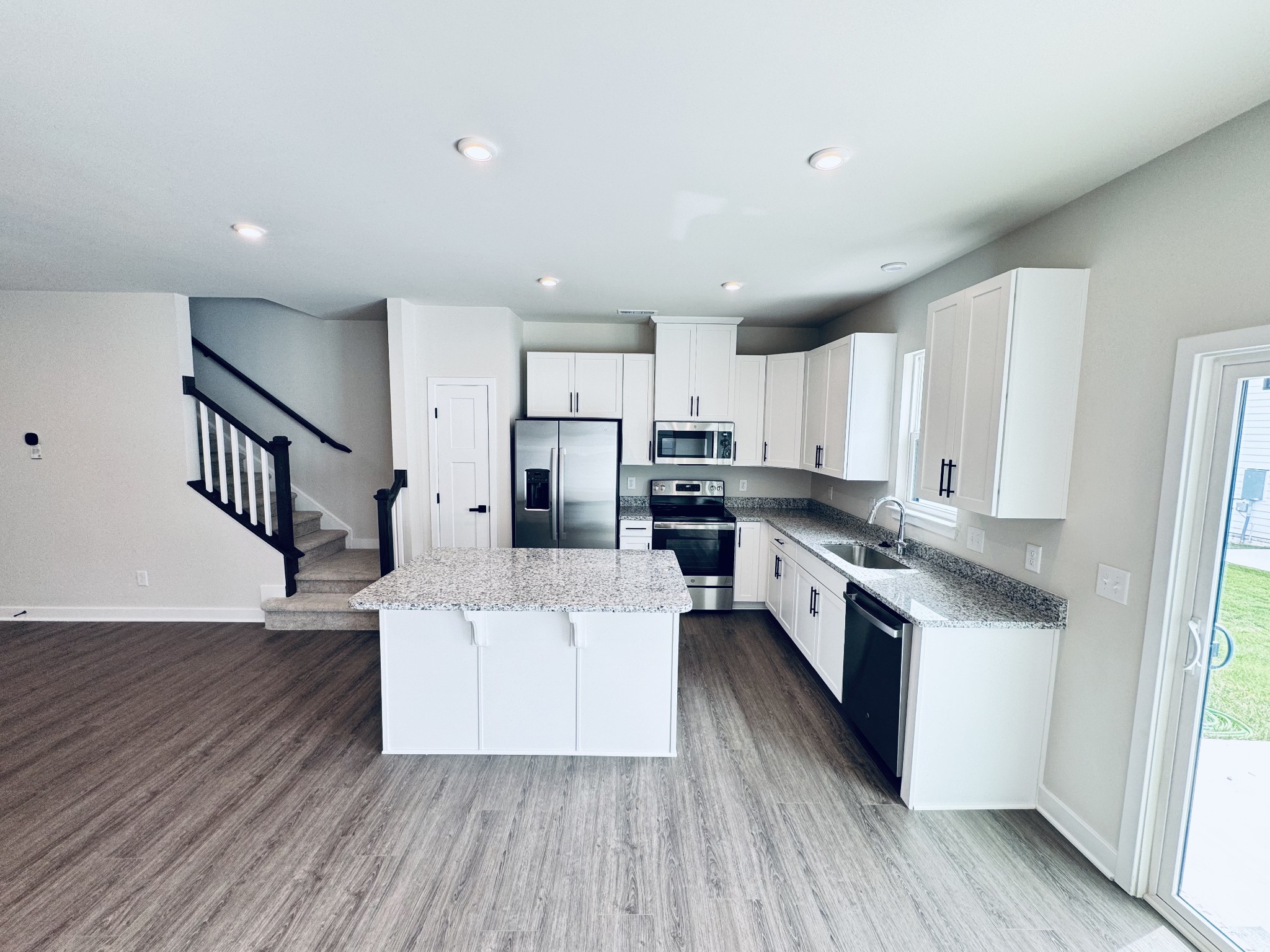 1100 Riverbrook Dr