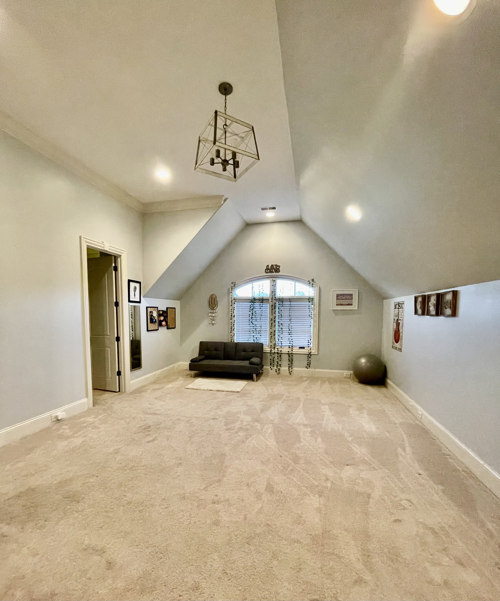 9545 Sanctuary Pl