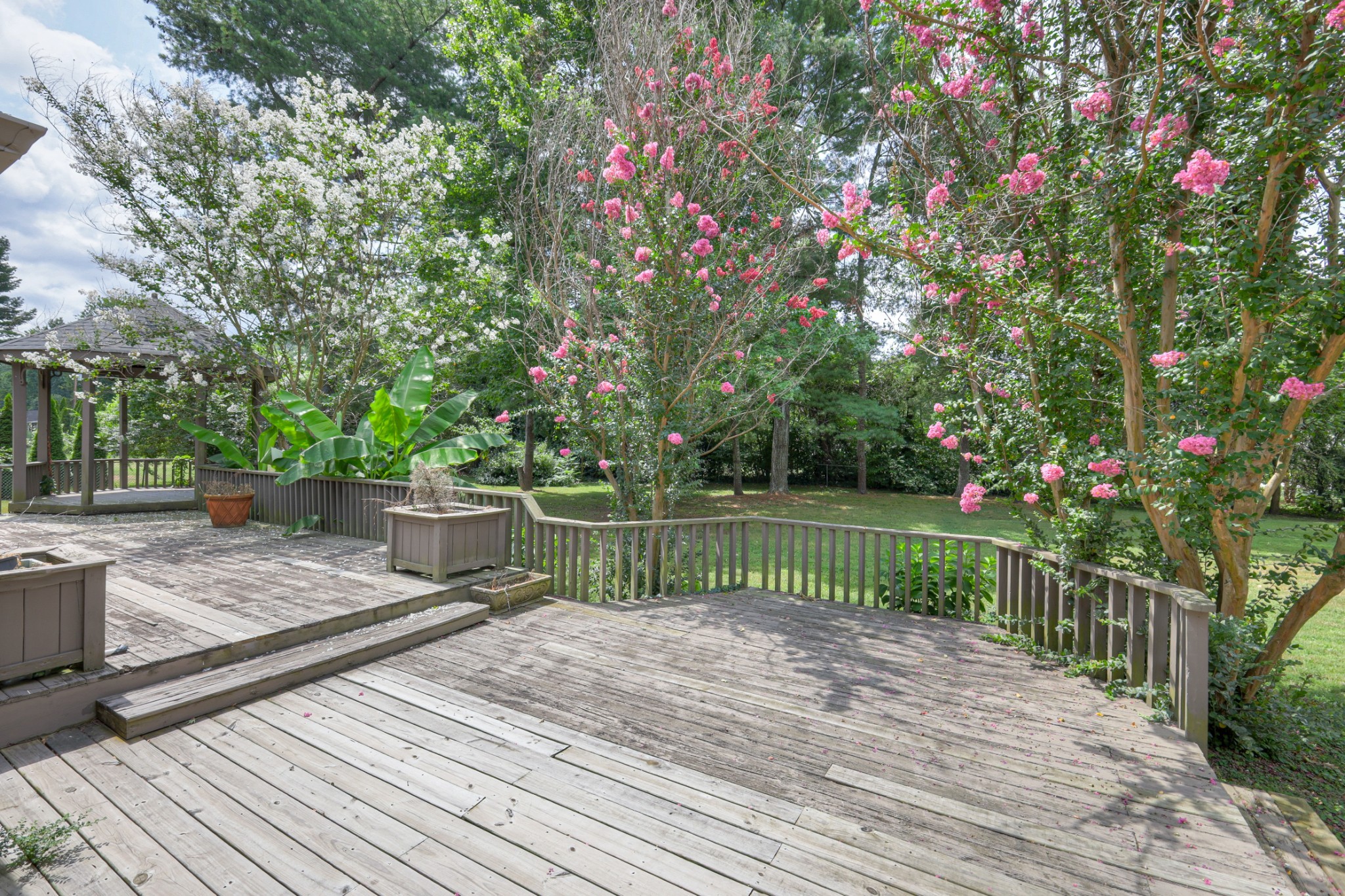 1933 Rosewood Valley Dr