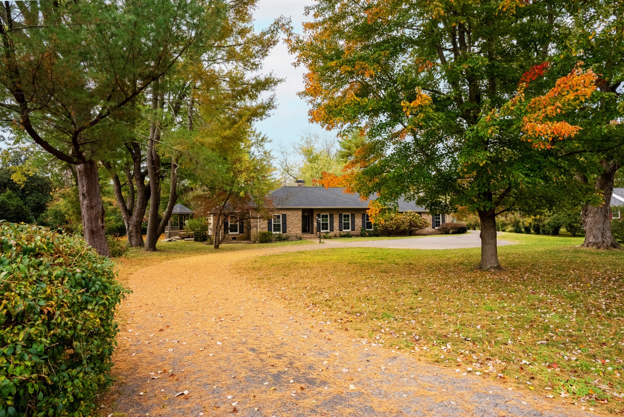 1933 Rosewood Valley Dr