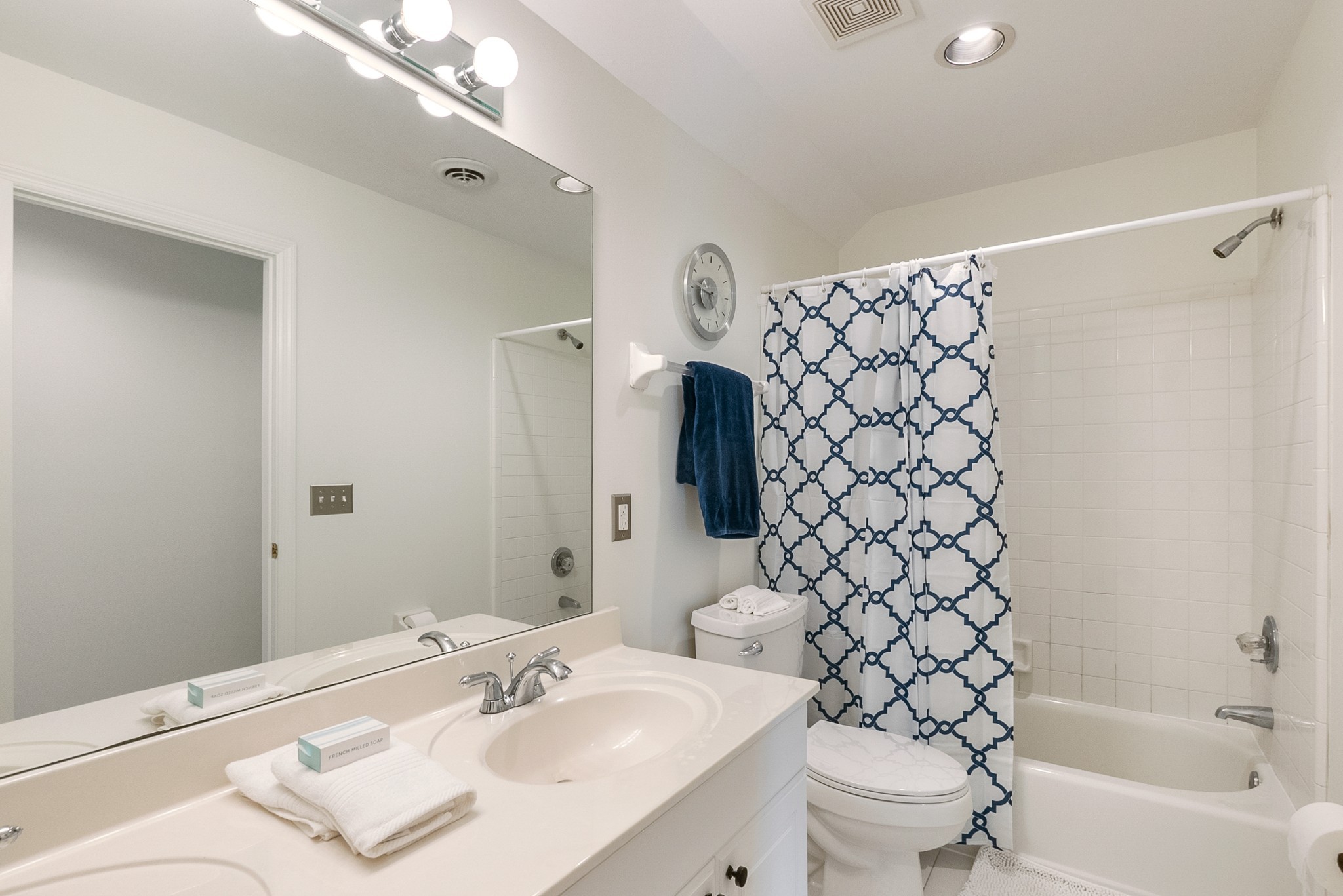 2530 Saint James Dr