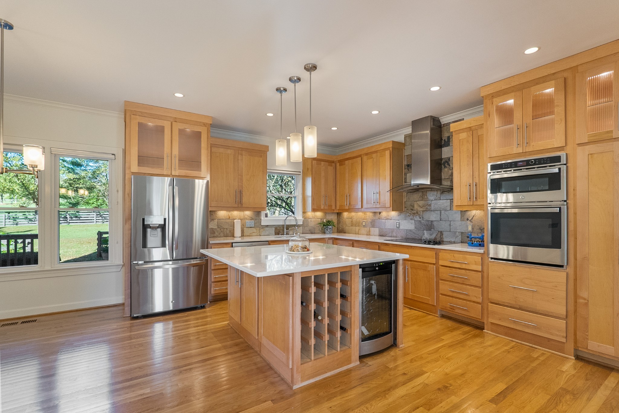 2530 Saint James Dr