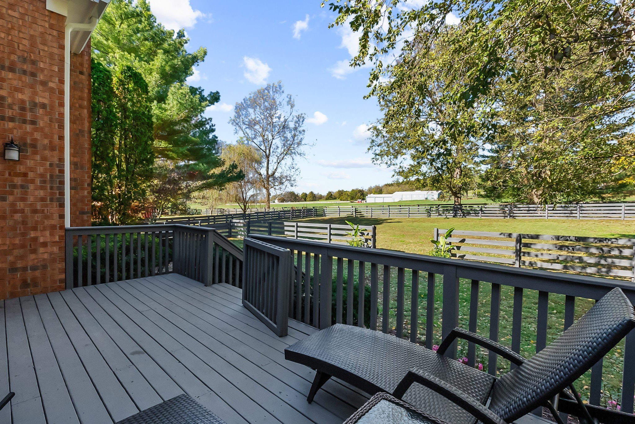 2530 Saint James Dr