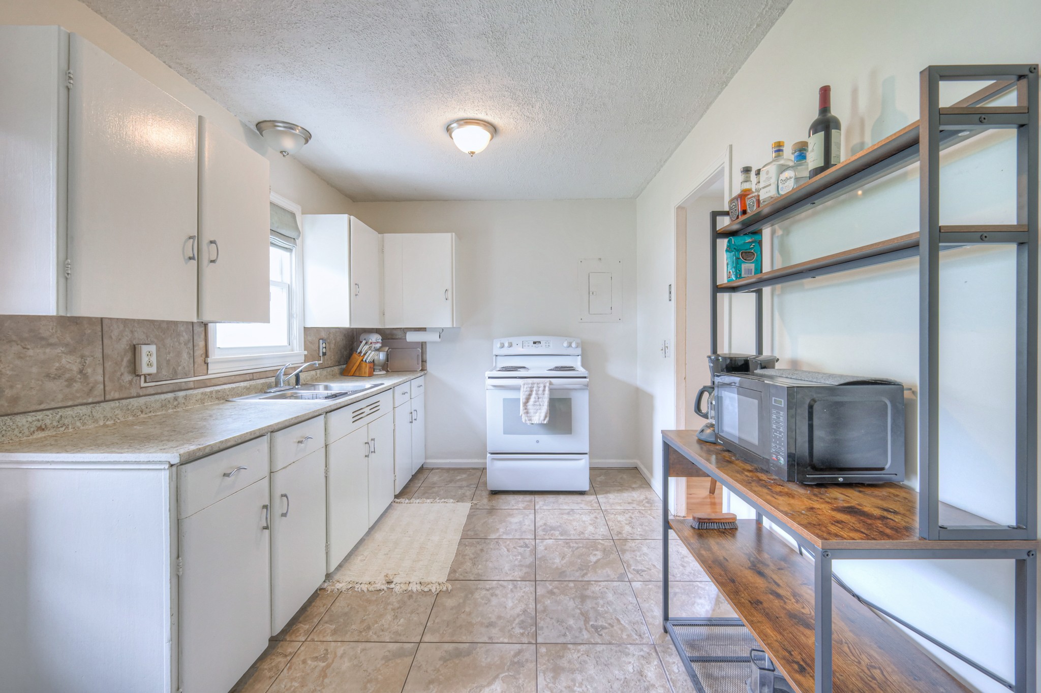 2813 Saint Edwards Dr