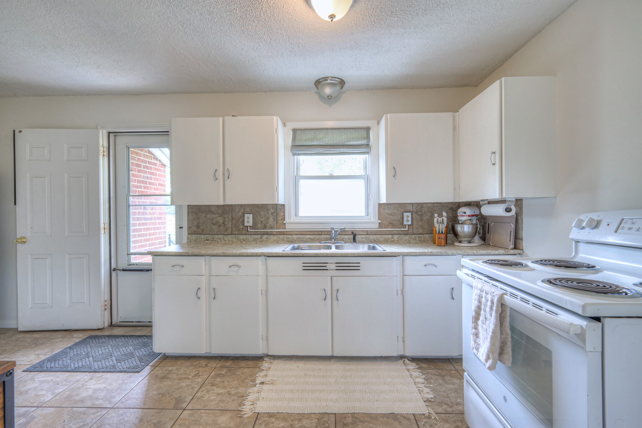2813 Saint Edwards Dr