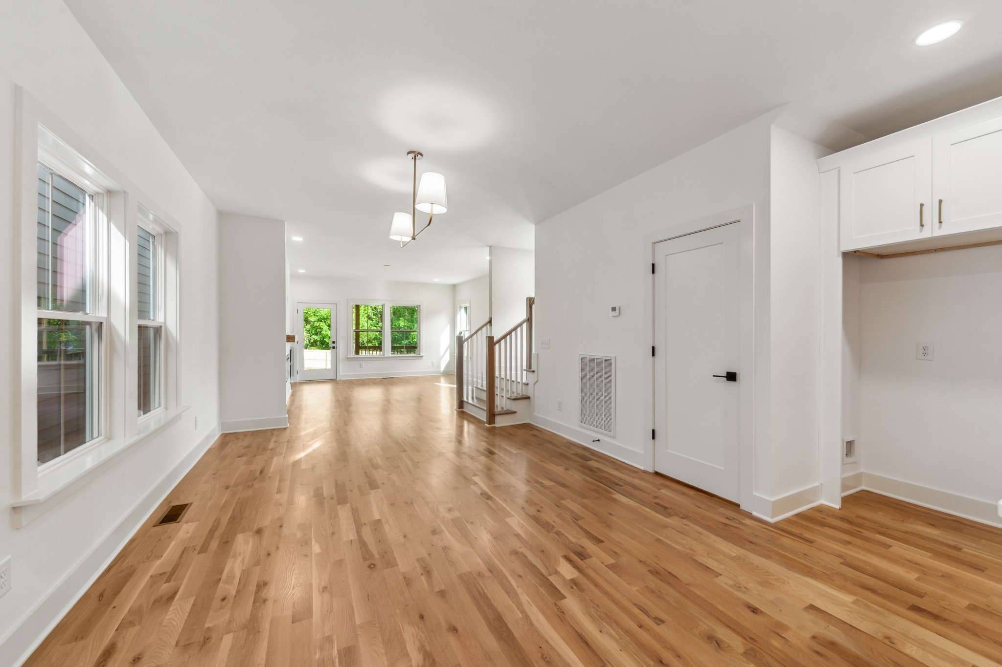 2706A Bronte Ave