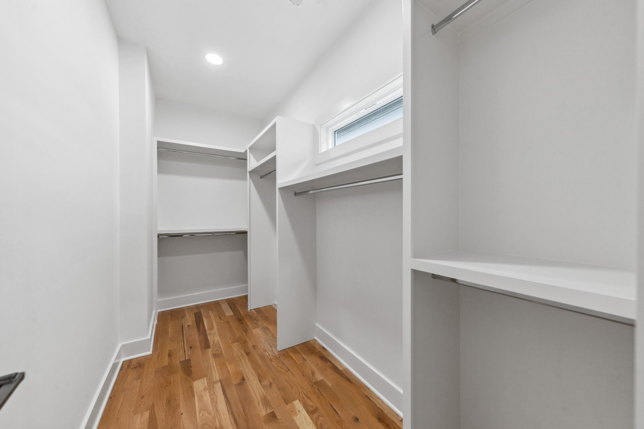 2706A Bronte Ave