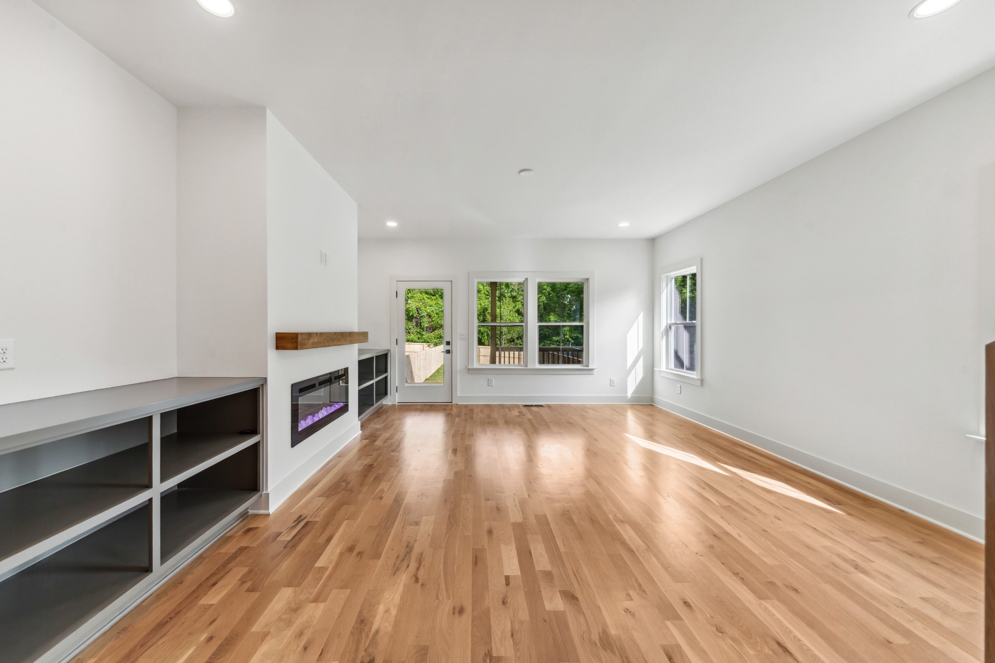 2706A Bronte Ave