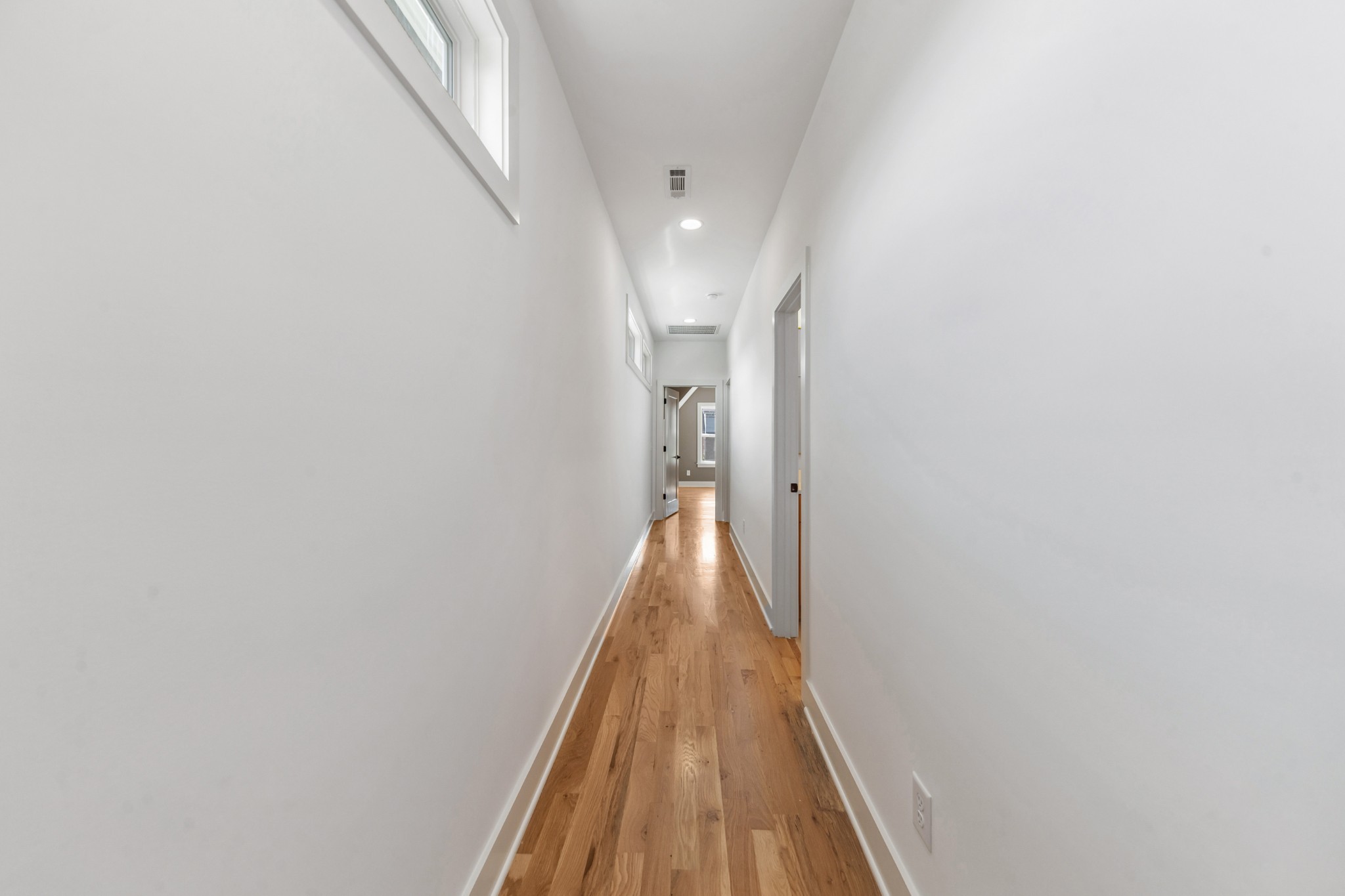 2706A Bronte Ave