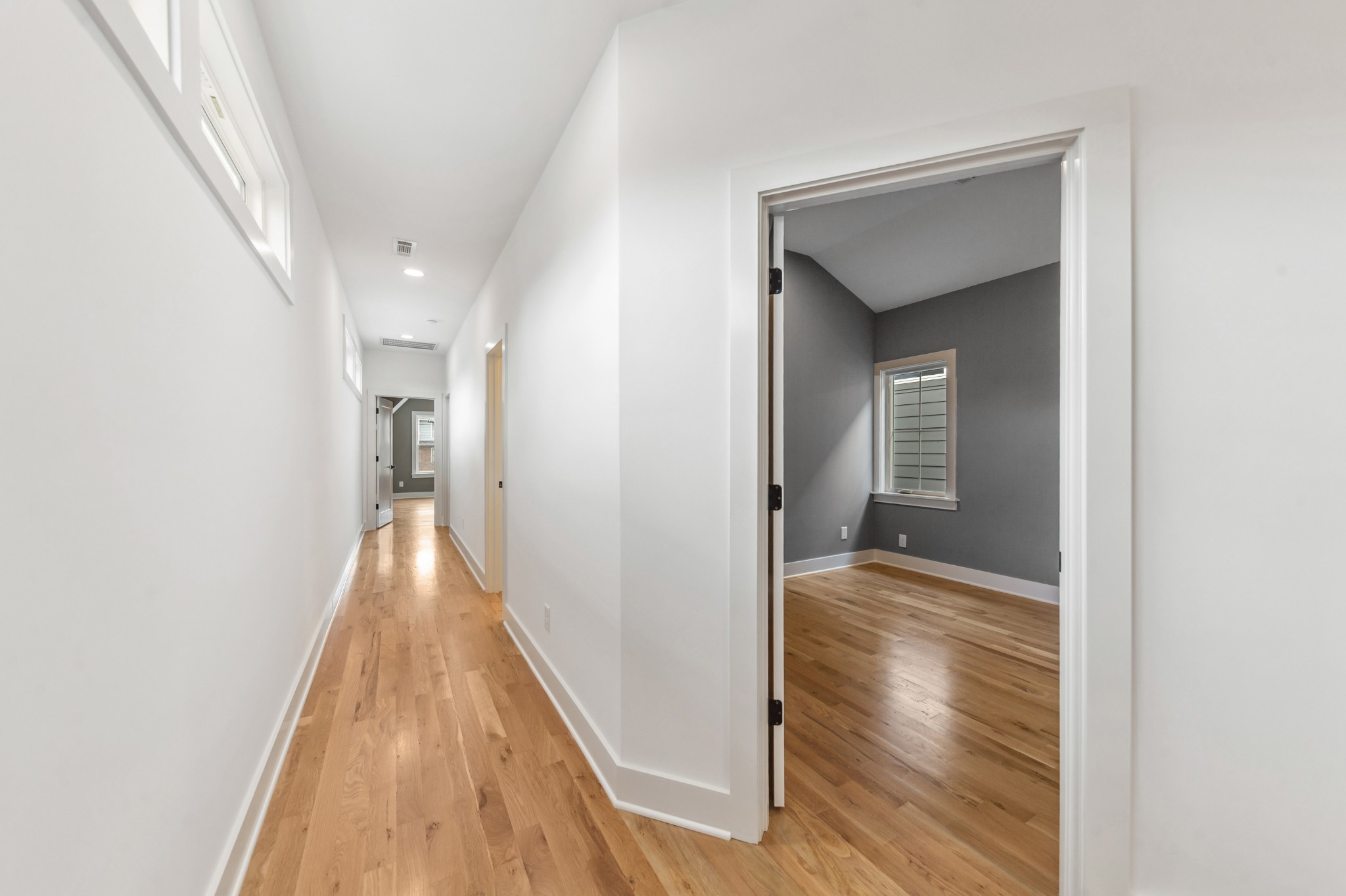 2706A Bronte Ave