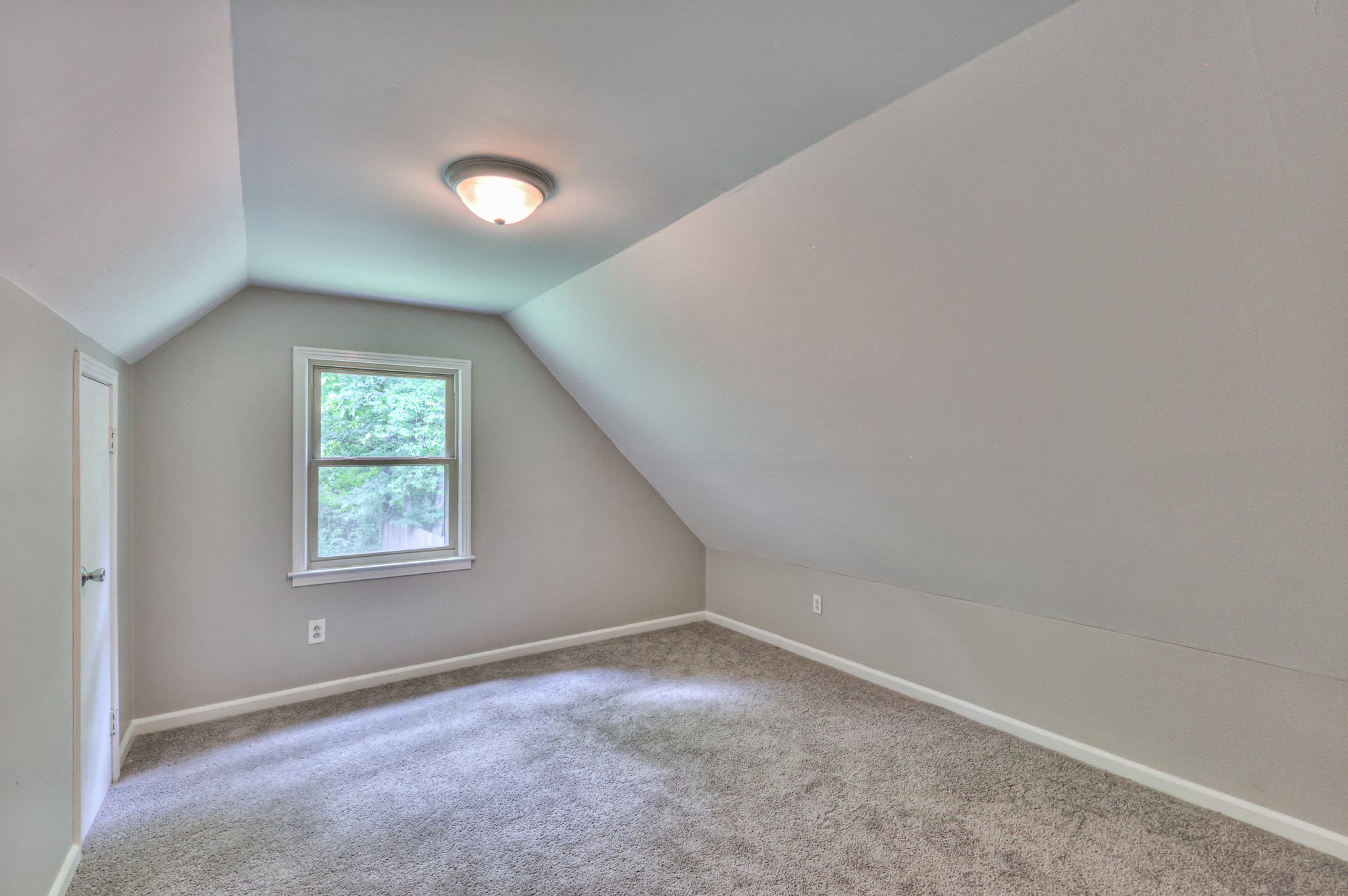 121 Rainbow Cir