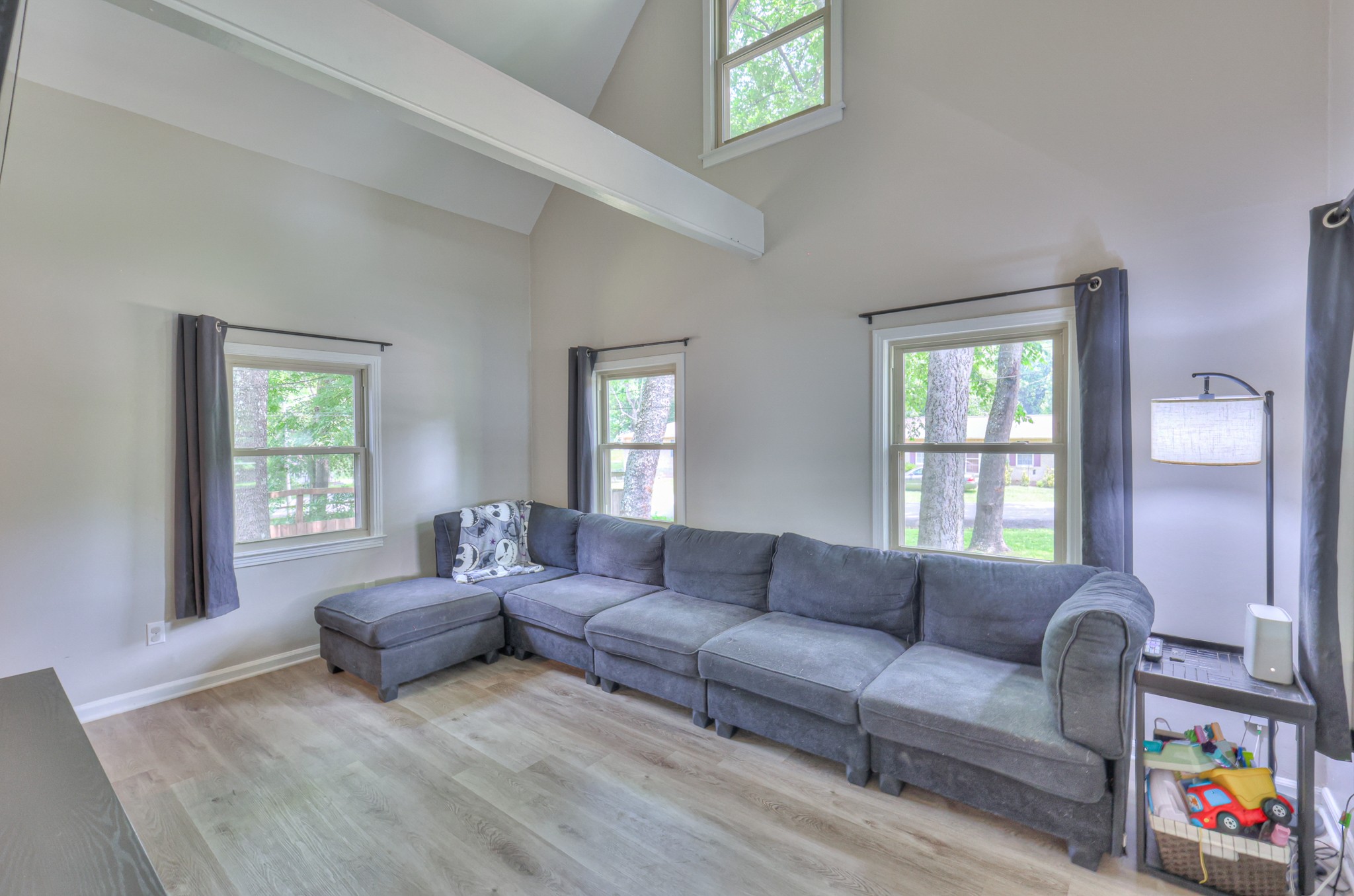 121 Rainbow Cir
