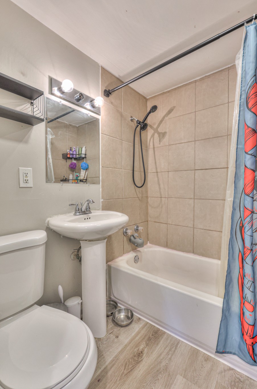 121 Rainbow Cir