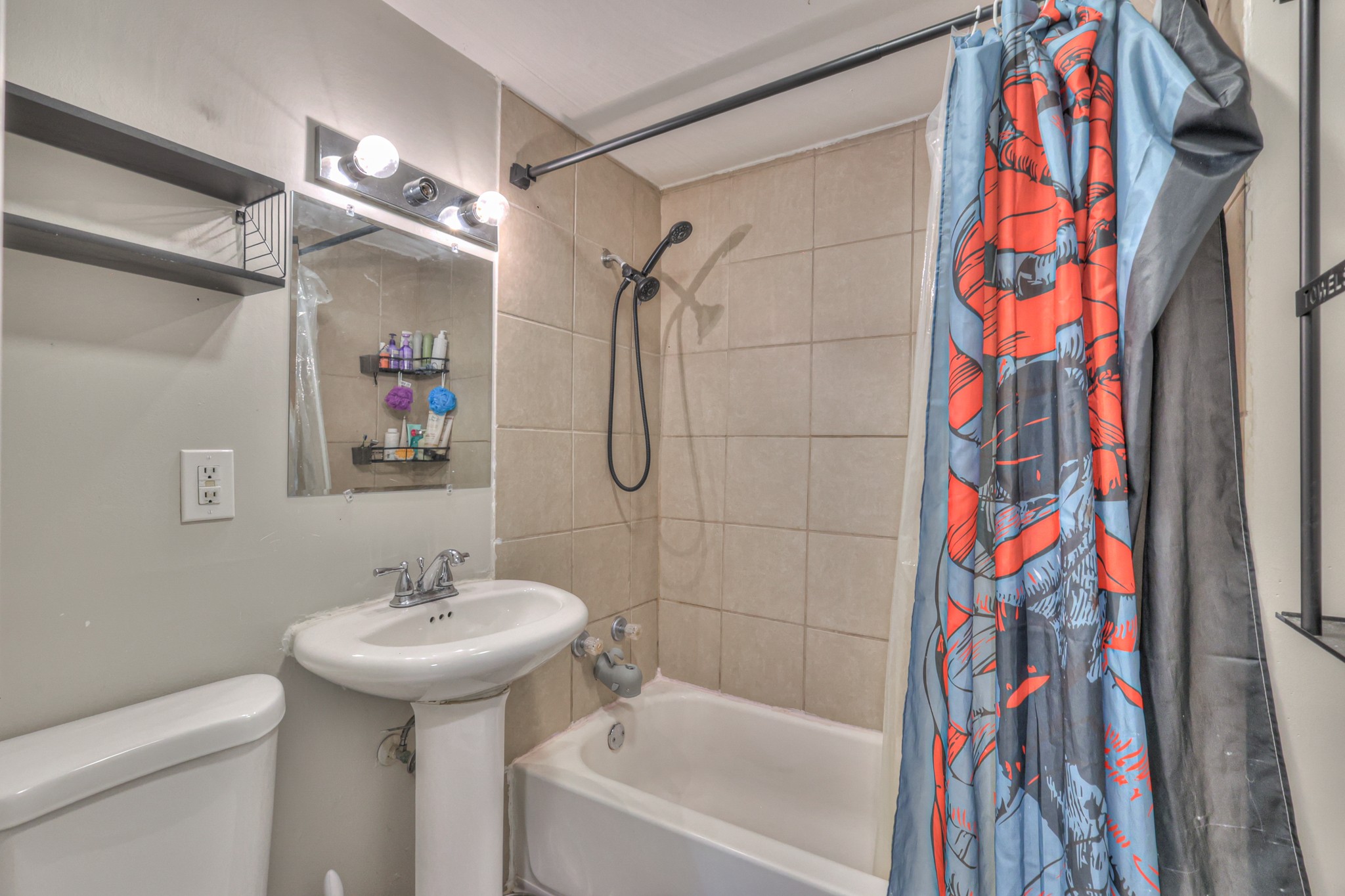 121 Rainbow Cir