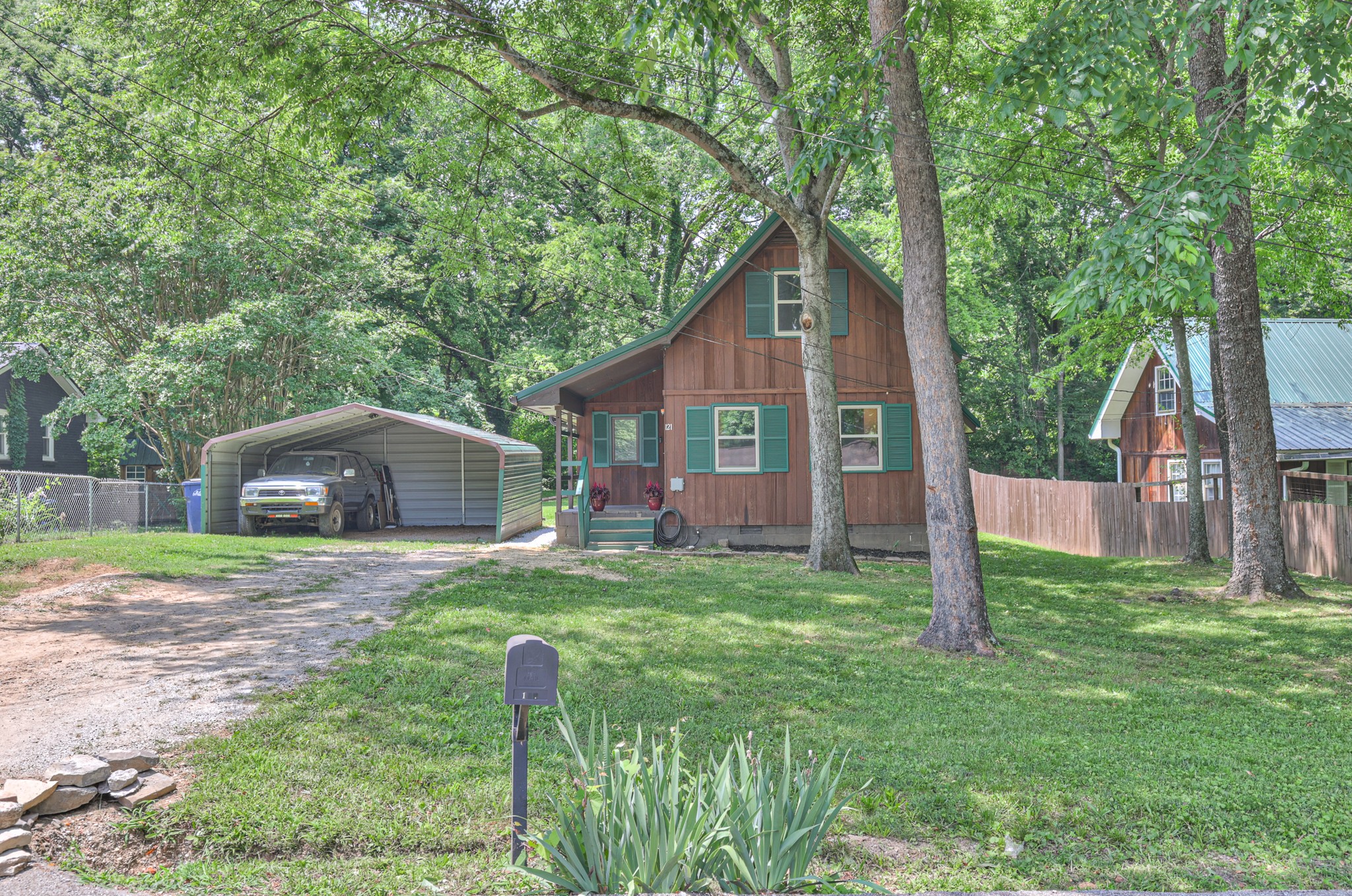 121 Rainbow Cir