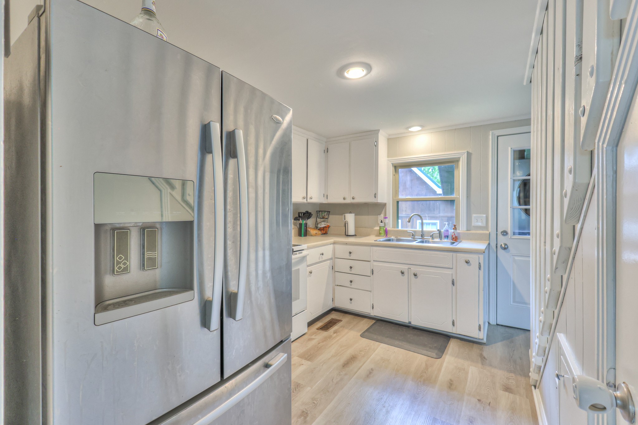 121 Rainbow Cir
