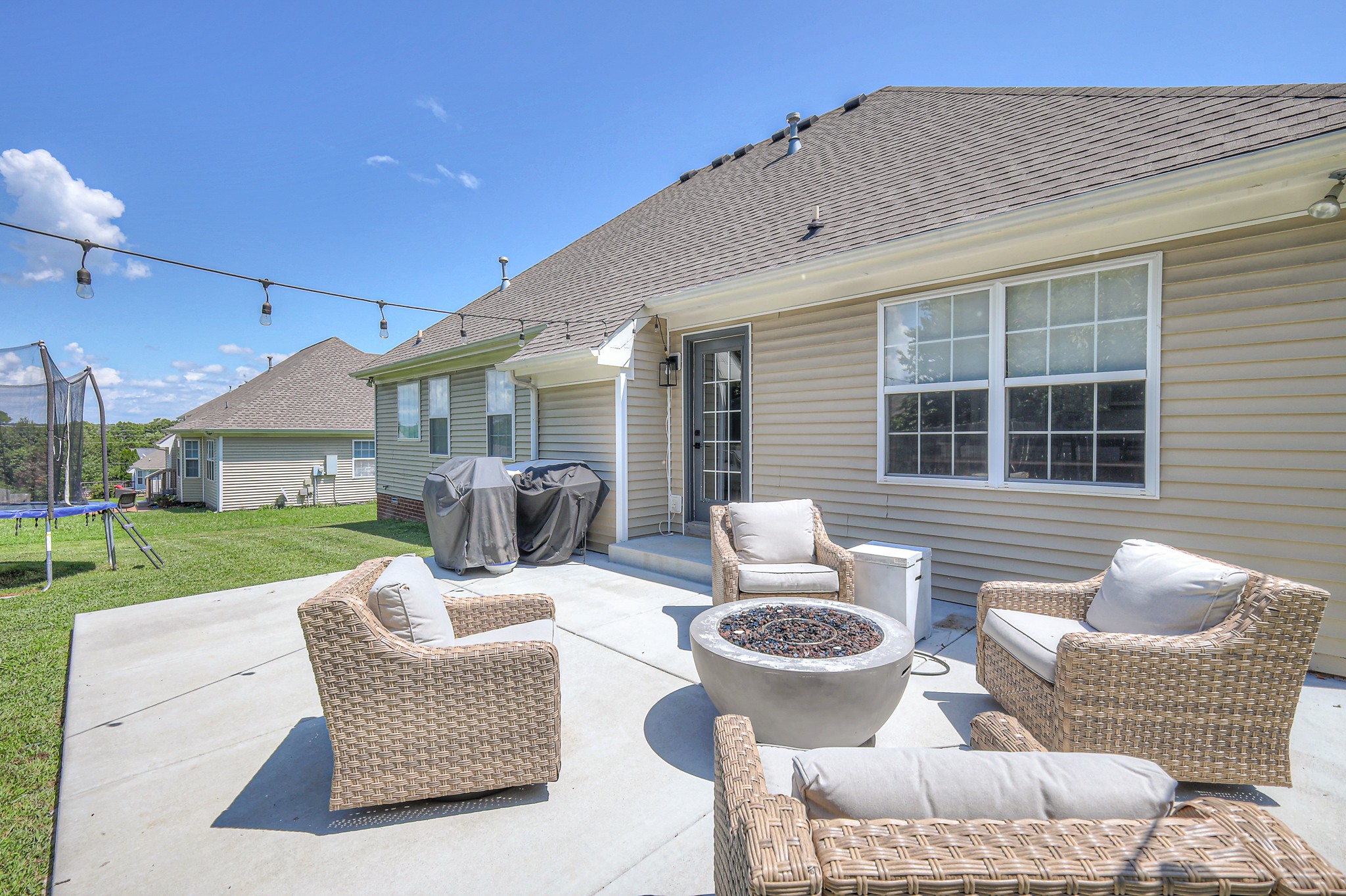 2808 Lafayette Dr