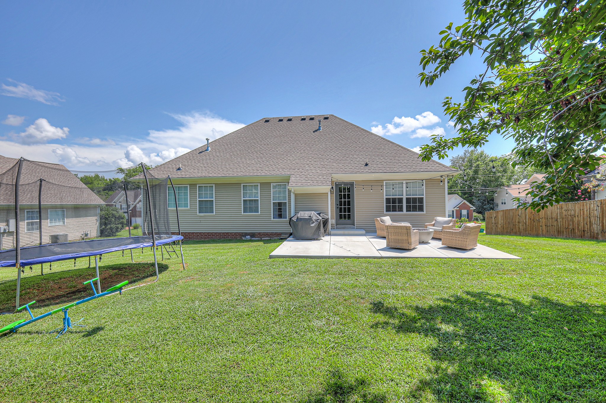 2808 Lafayette Dr
