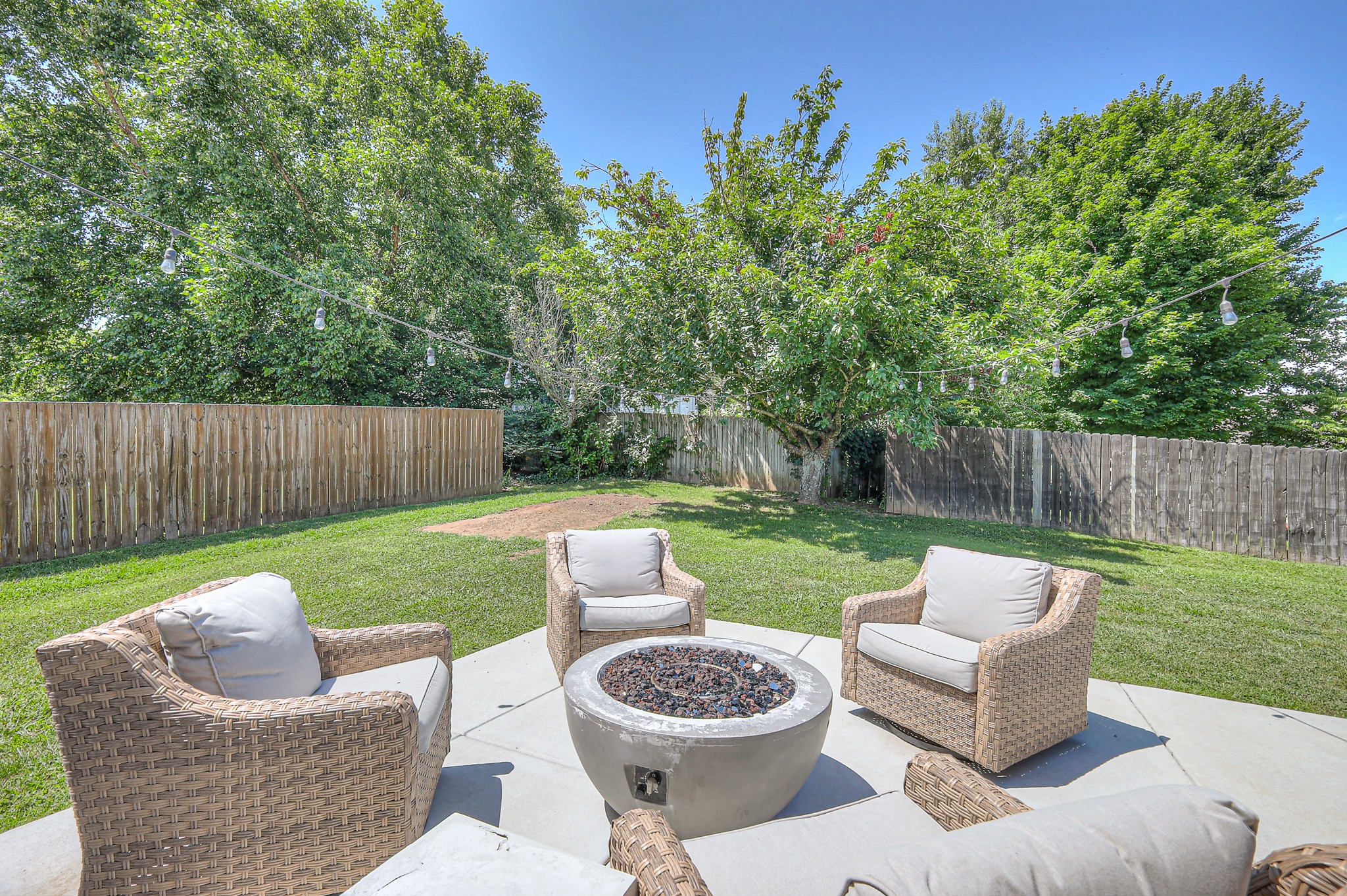 2808 Lafayette Dr