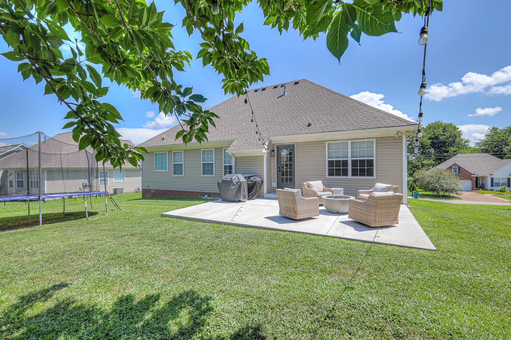2808 Lafayette Dr