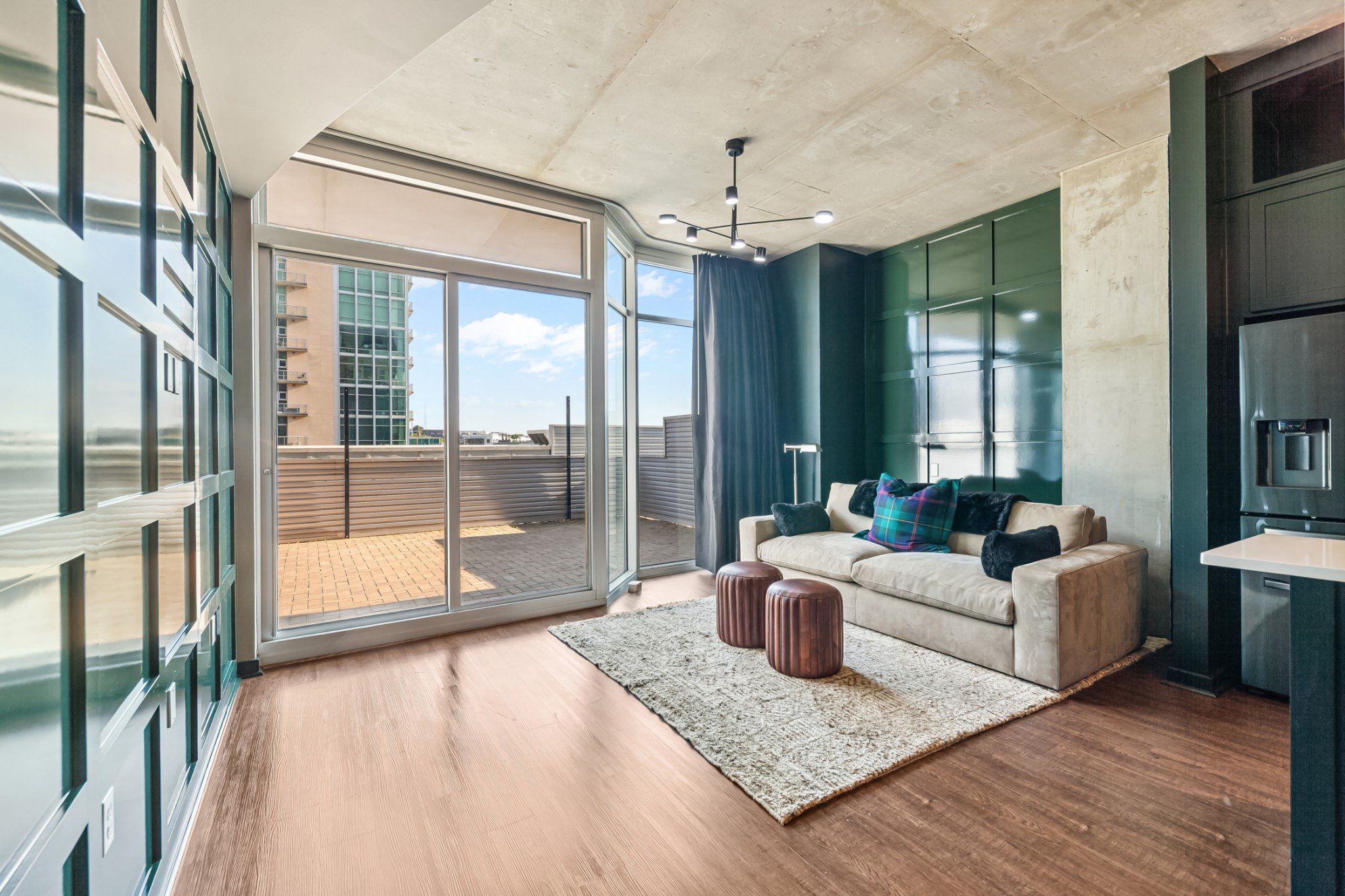 600 12th Ave, S Unit: 902