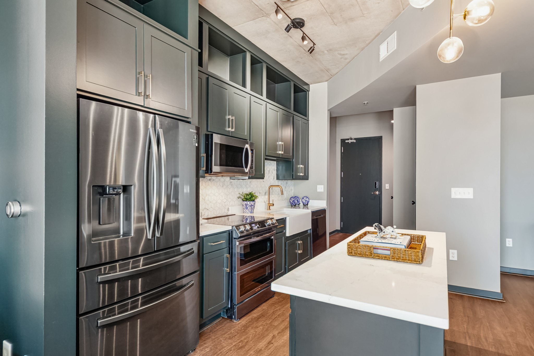 600 12th Ave, S Unit: 902