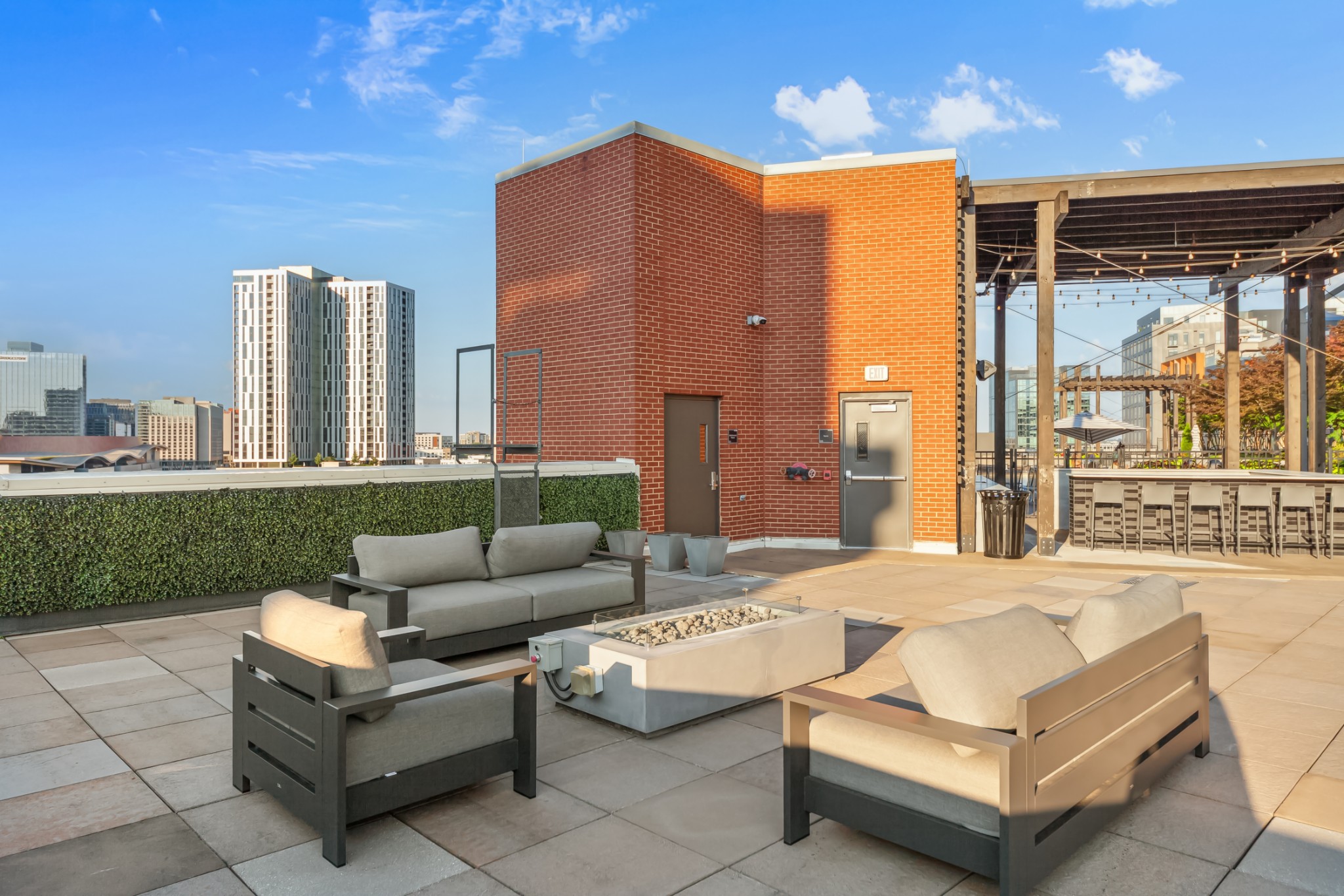 600 12th Ave, S Unit: 902