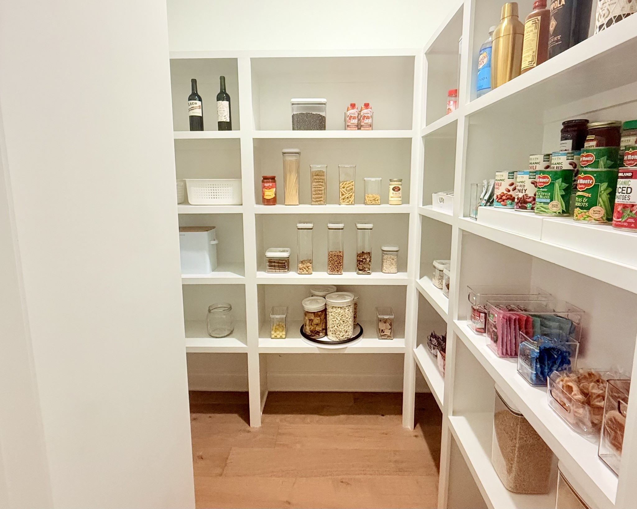 3006 Long Branch Cir