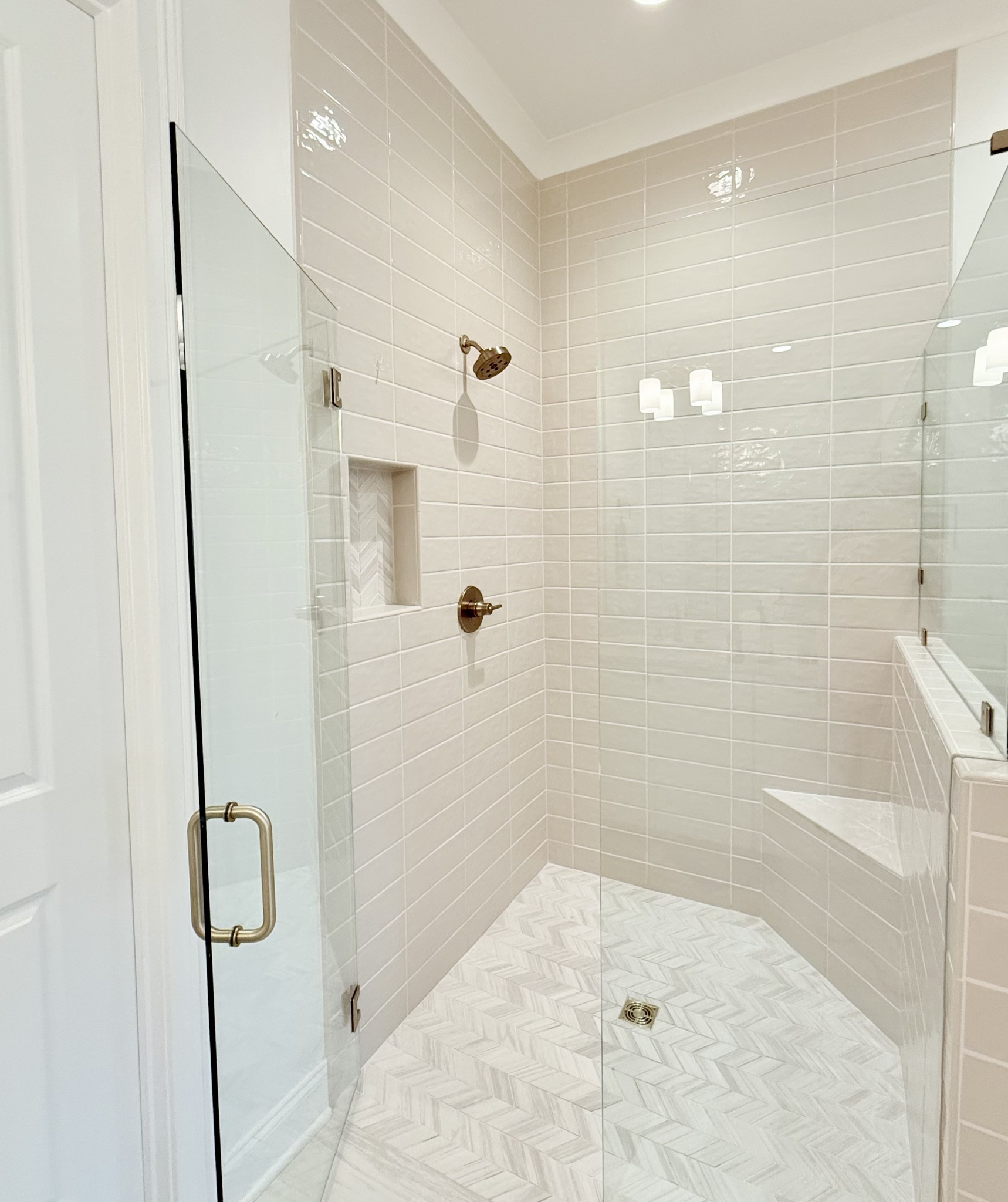 3006 Long Branch Cir