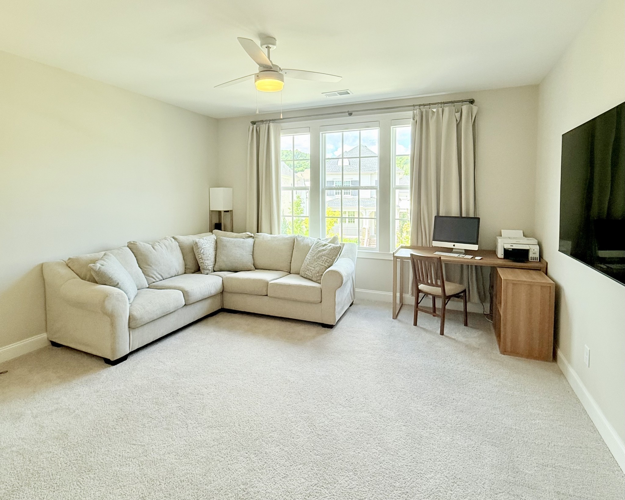 3006 Long Branch Cir