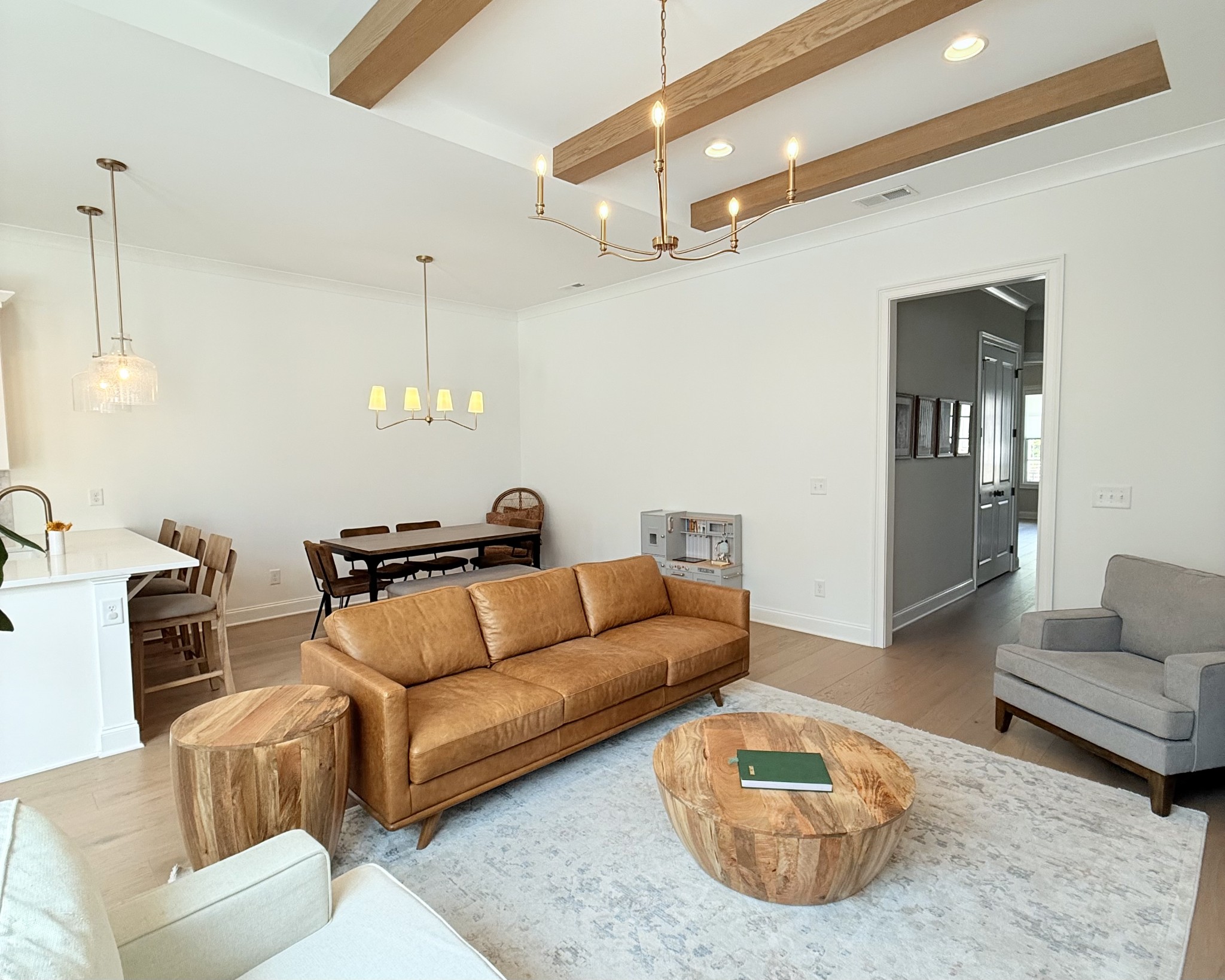 3006 Long Branch Cir