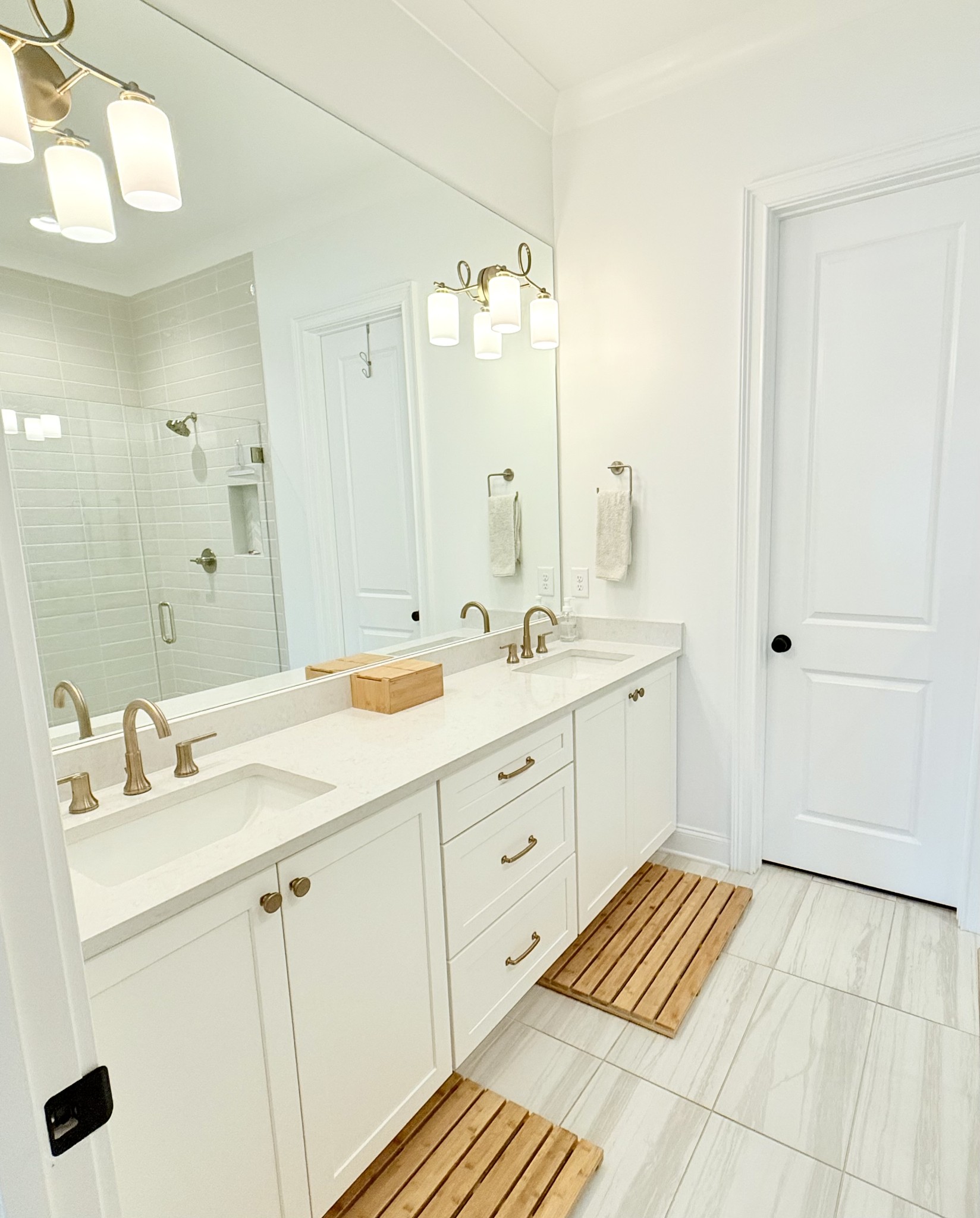 3006 Long Branch Cir