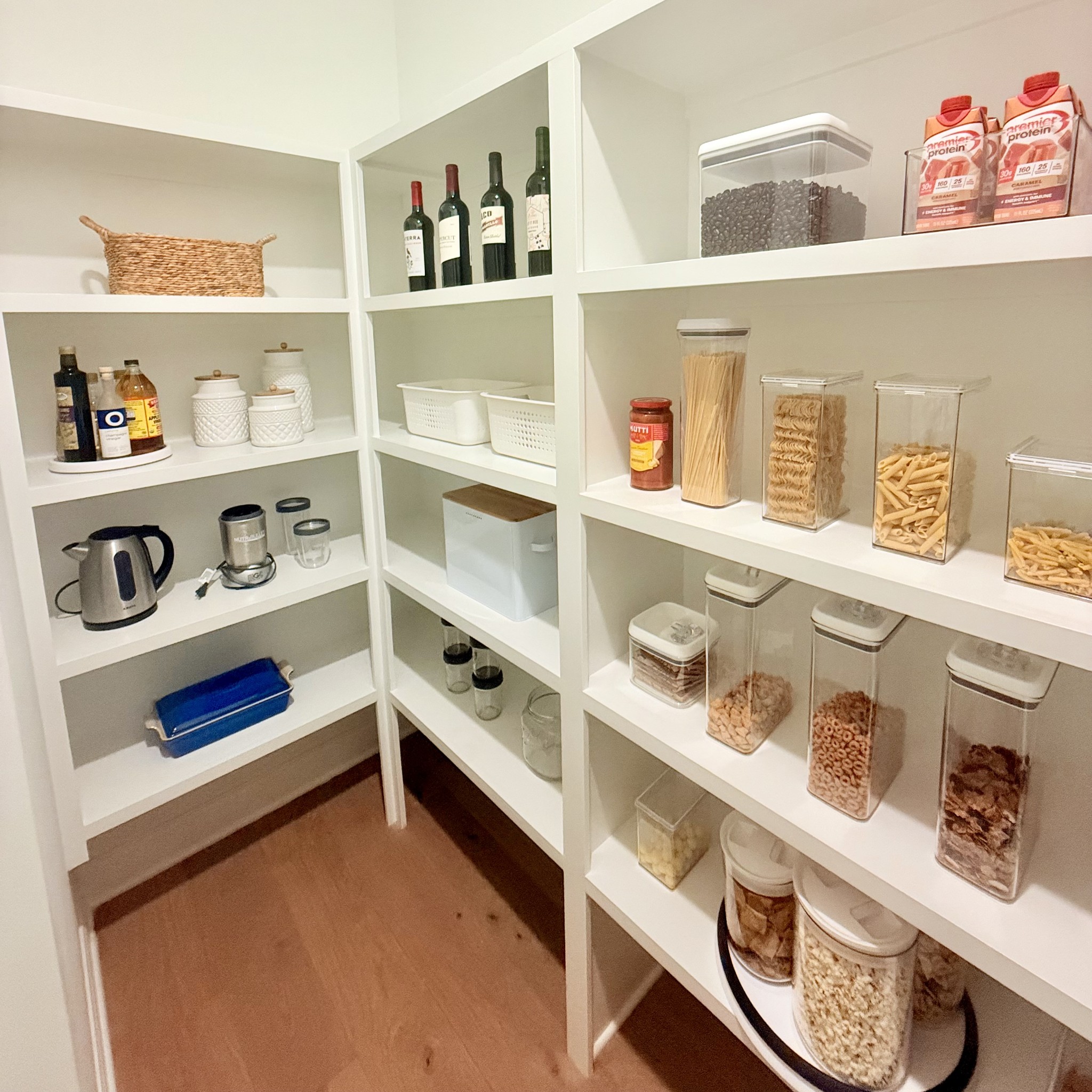 3006 Long Branch Cir