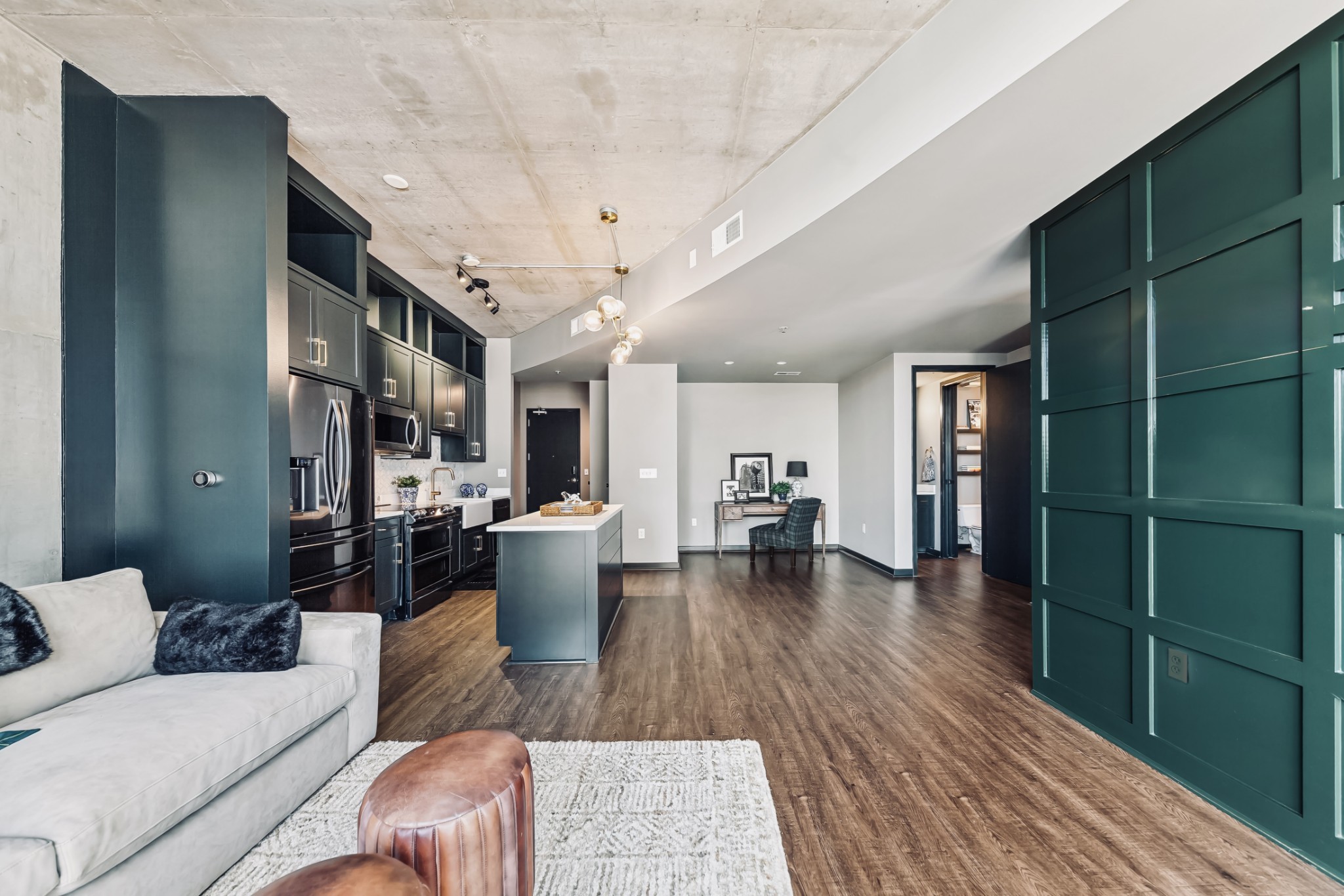 600 12th Ave, S Unit: 902