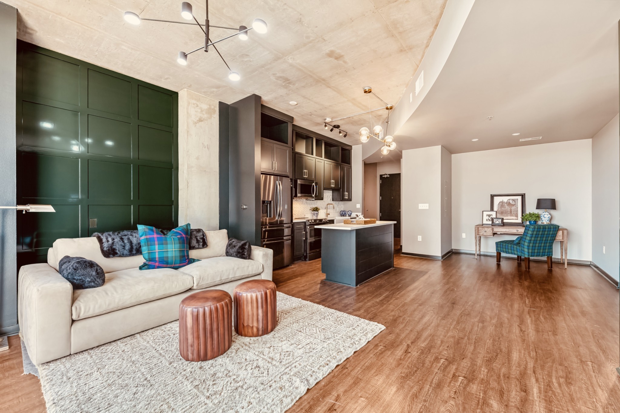 600 12th Ave, S Unit: 902