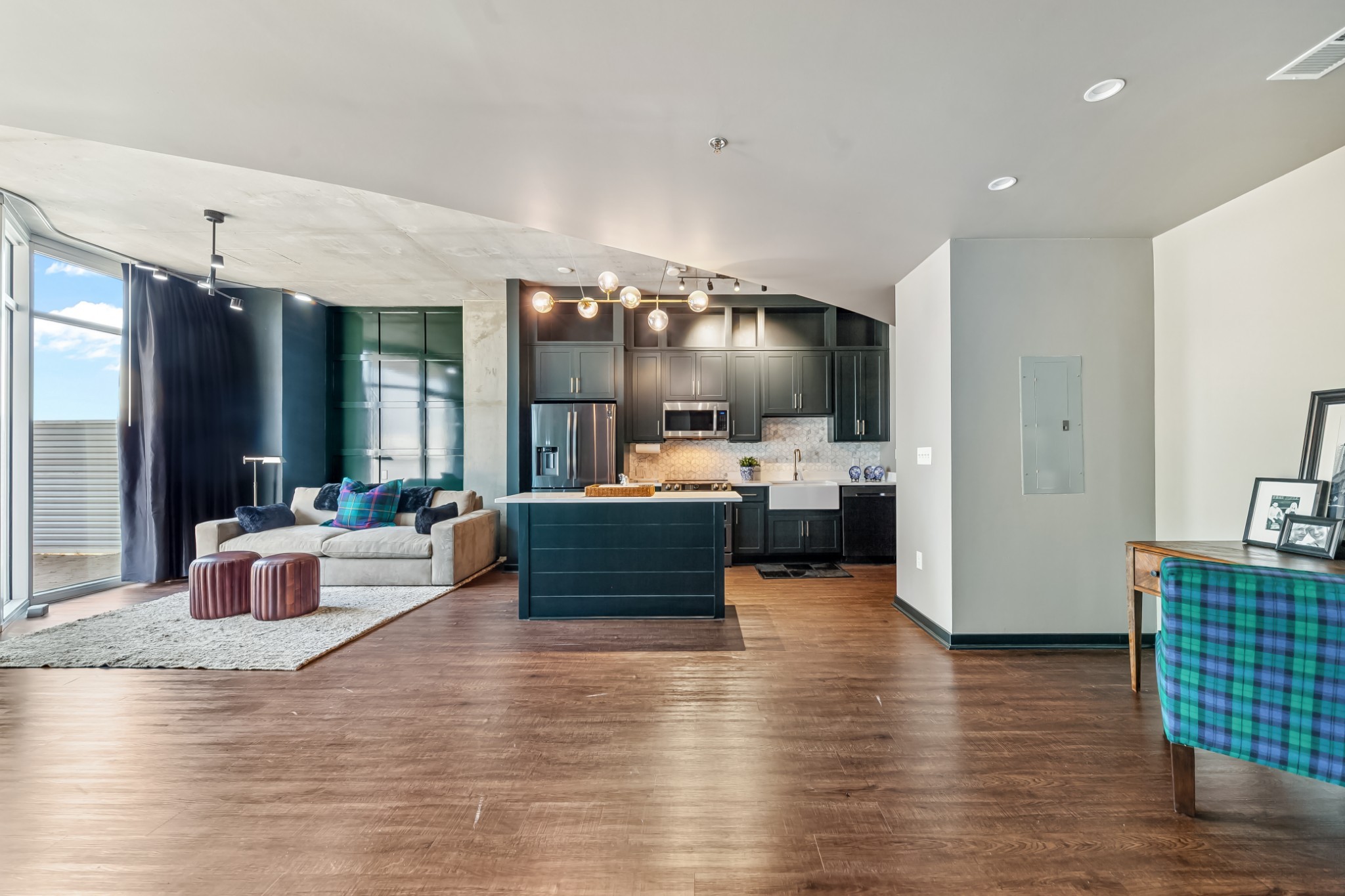 600 12th Ave, S Unit: 902