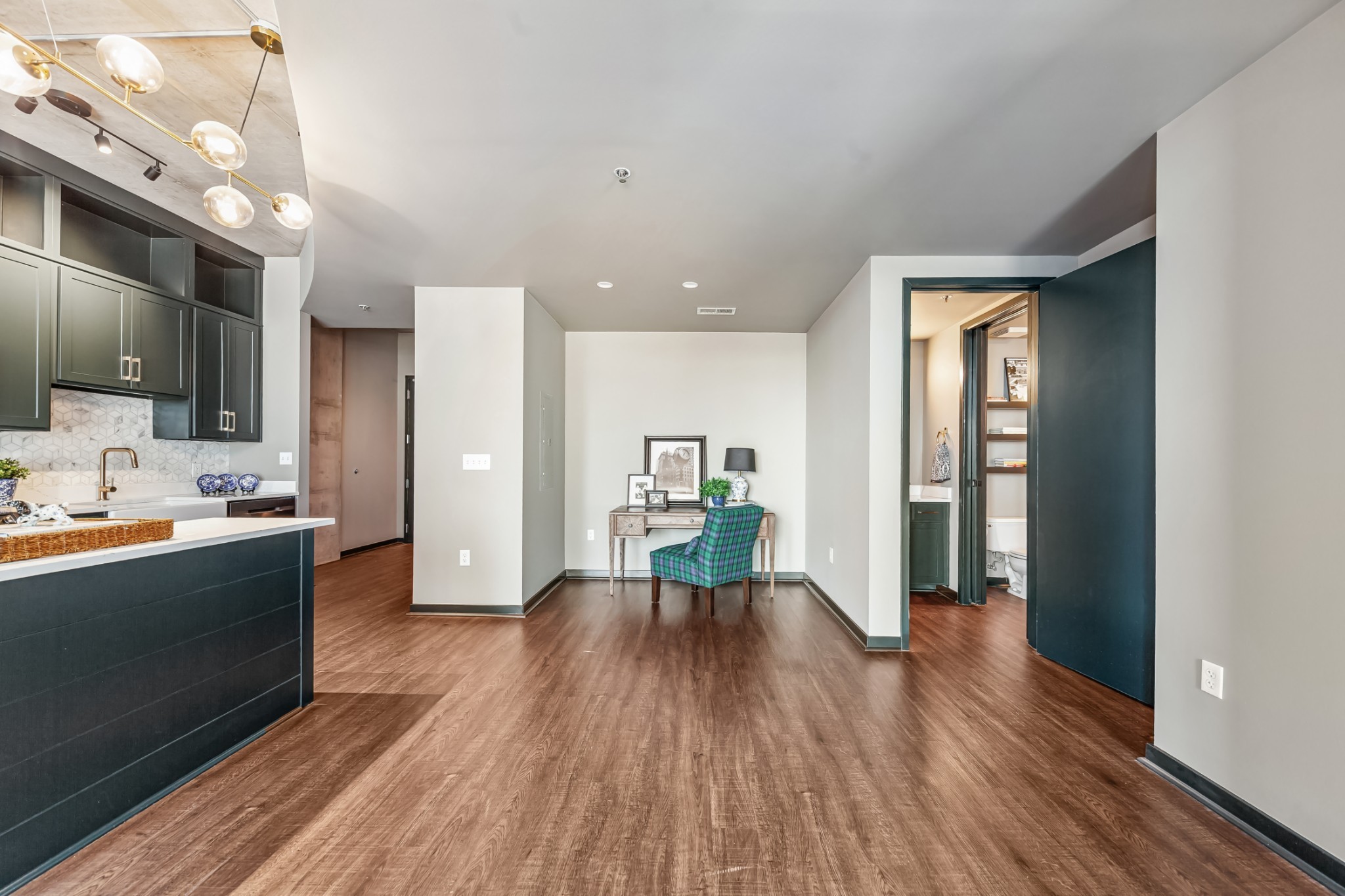 600 12th Ave, S Unit: 902