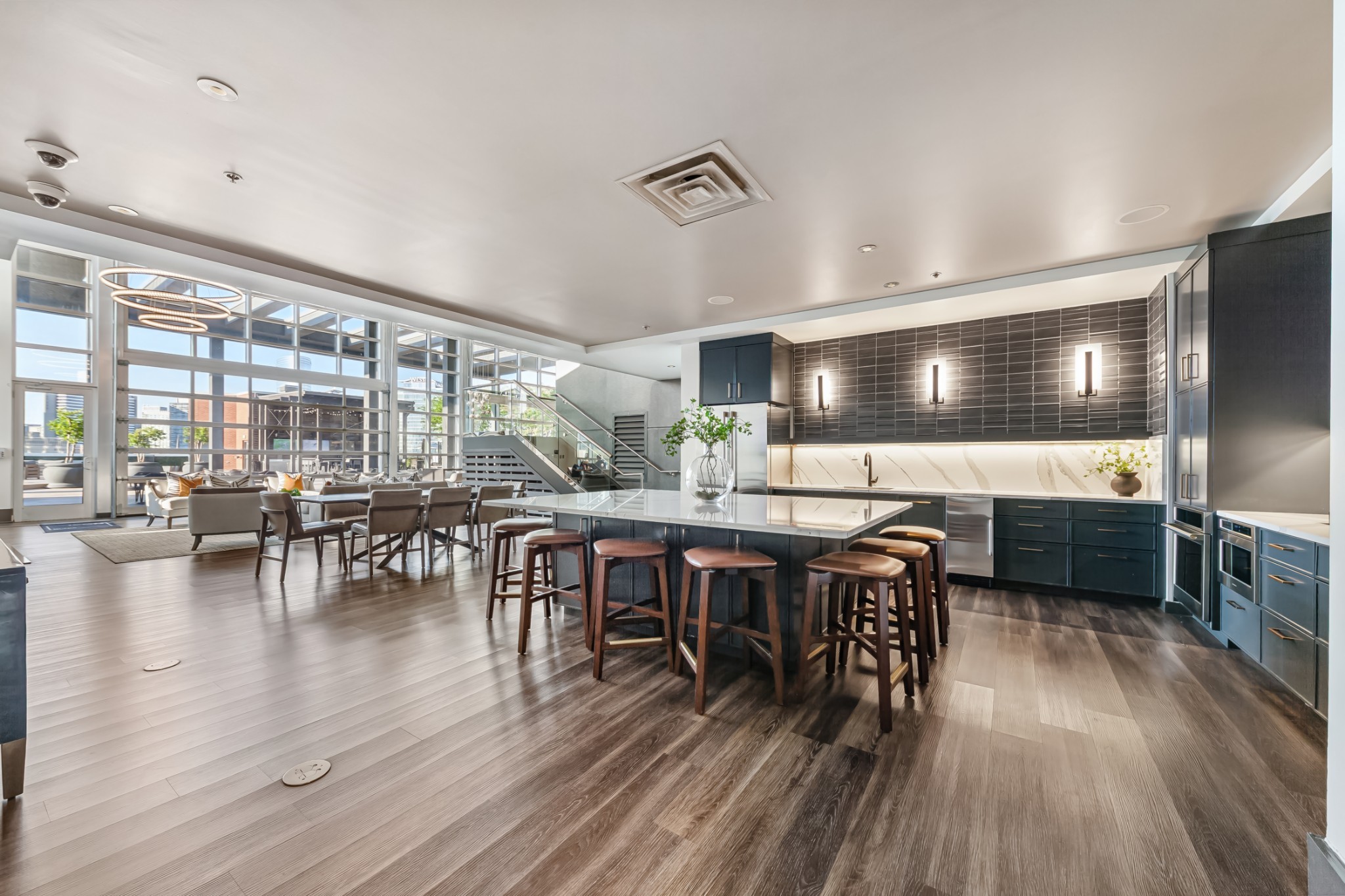 600 12th Ave, S Unit: 902