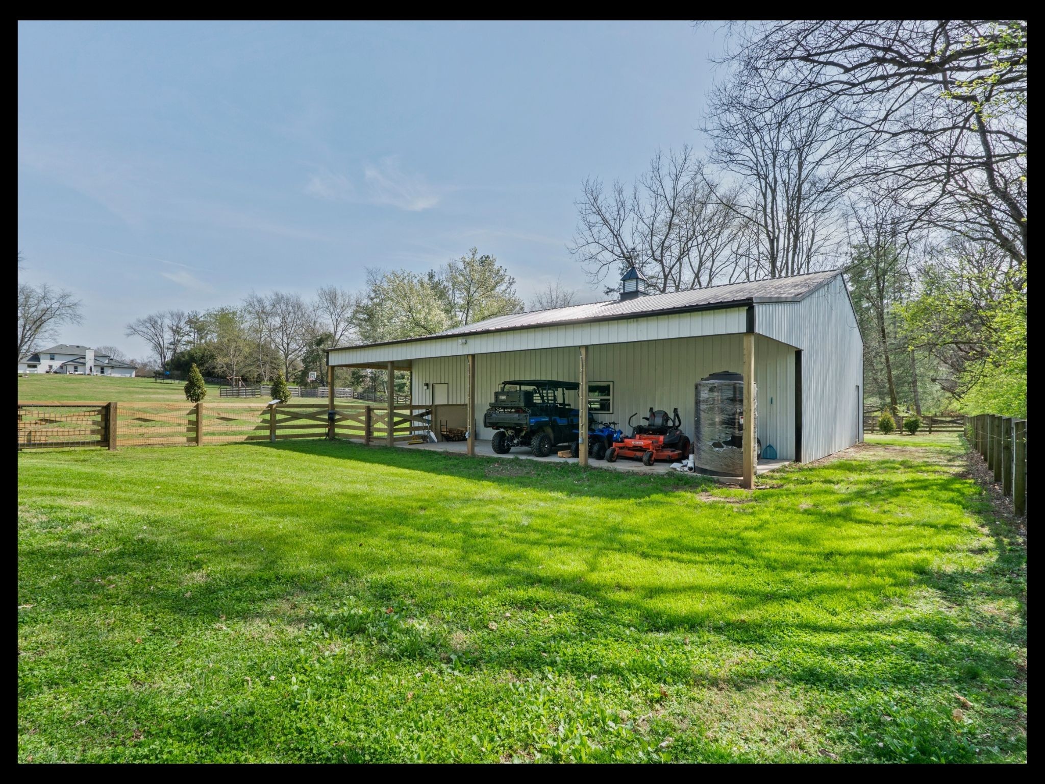 202 Deerfield Ln