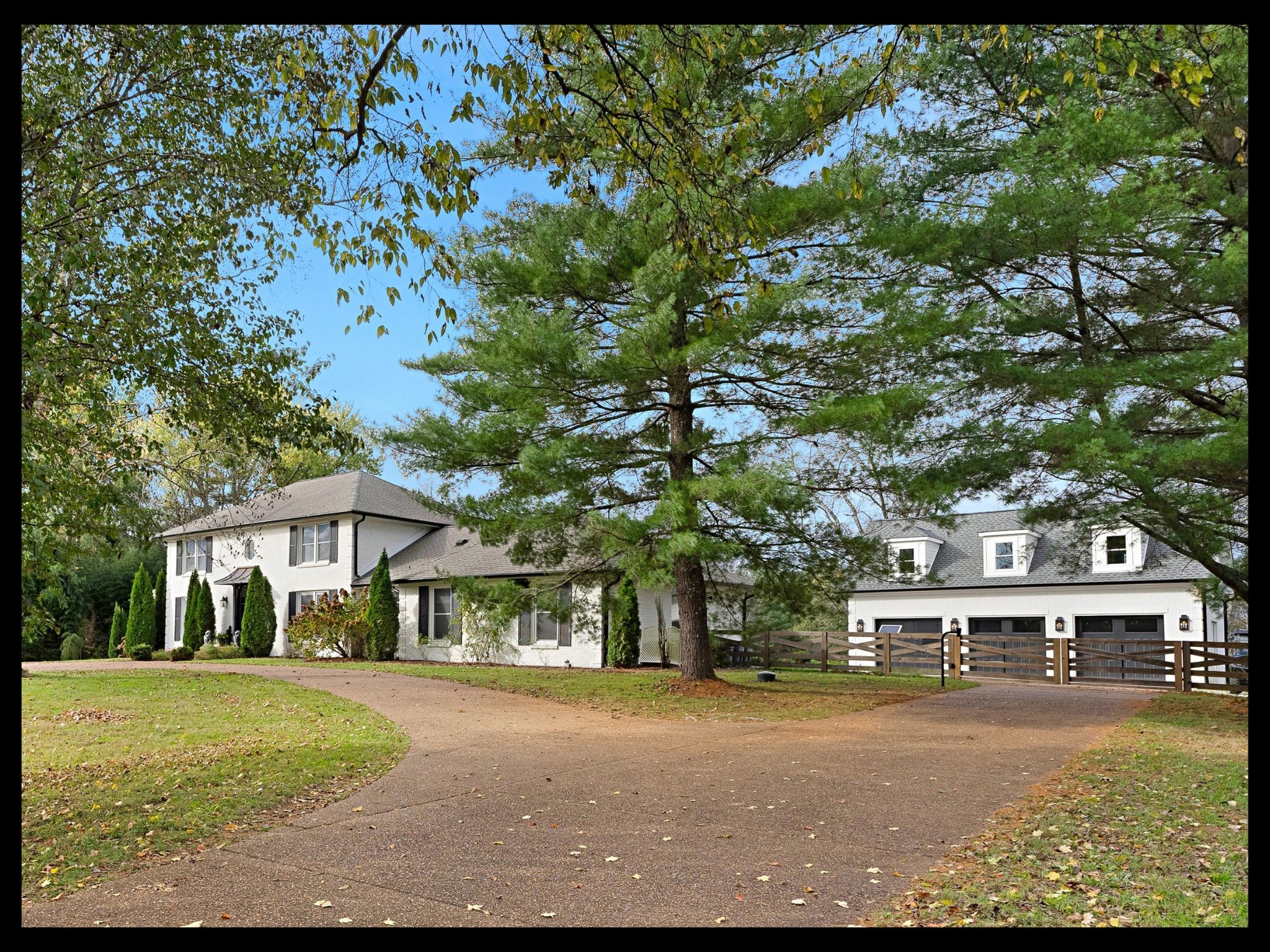 202 Deerfield Ln