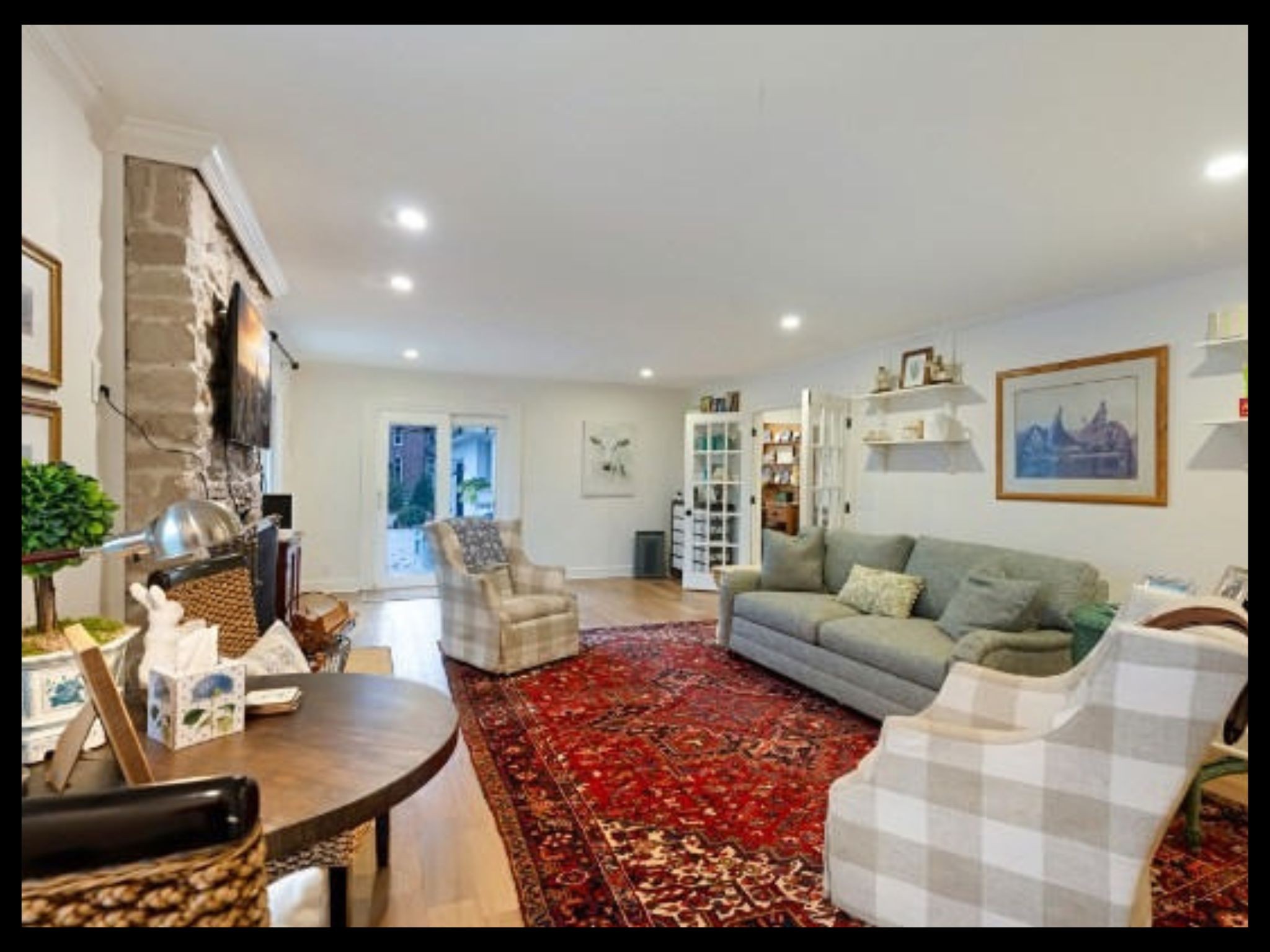 202 Deerfield Ln