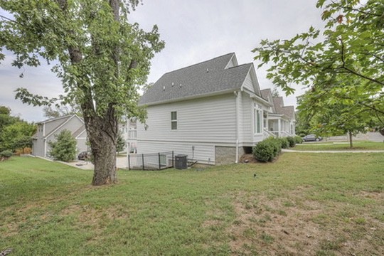 901 Curdwood Blvd