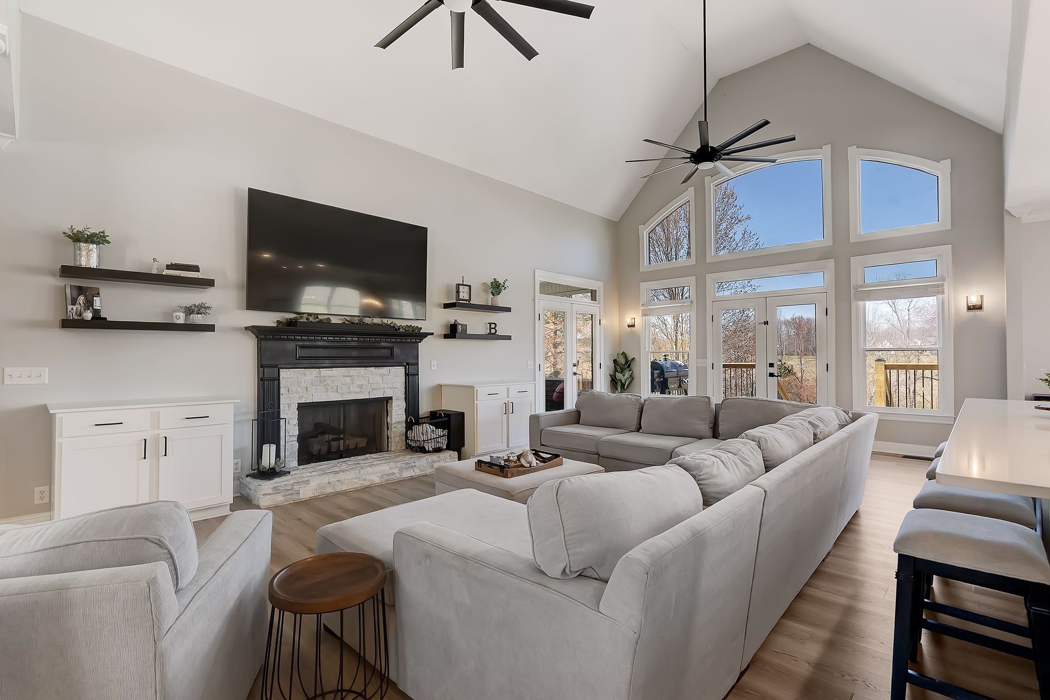 524 Country Club Dr