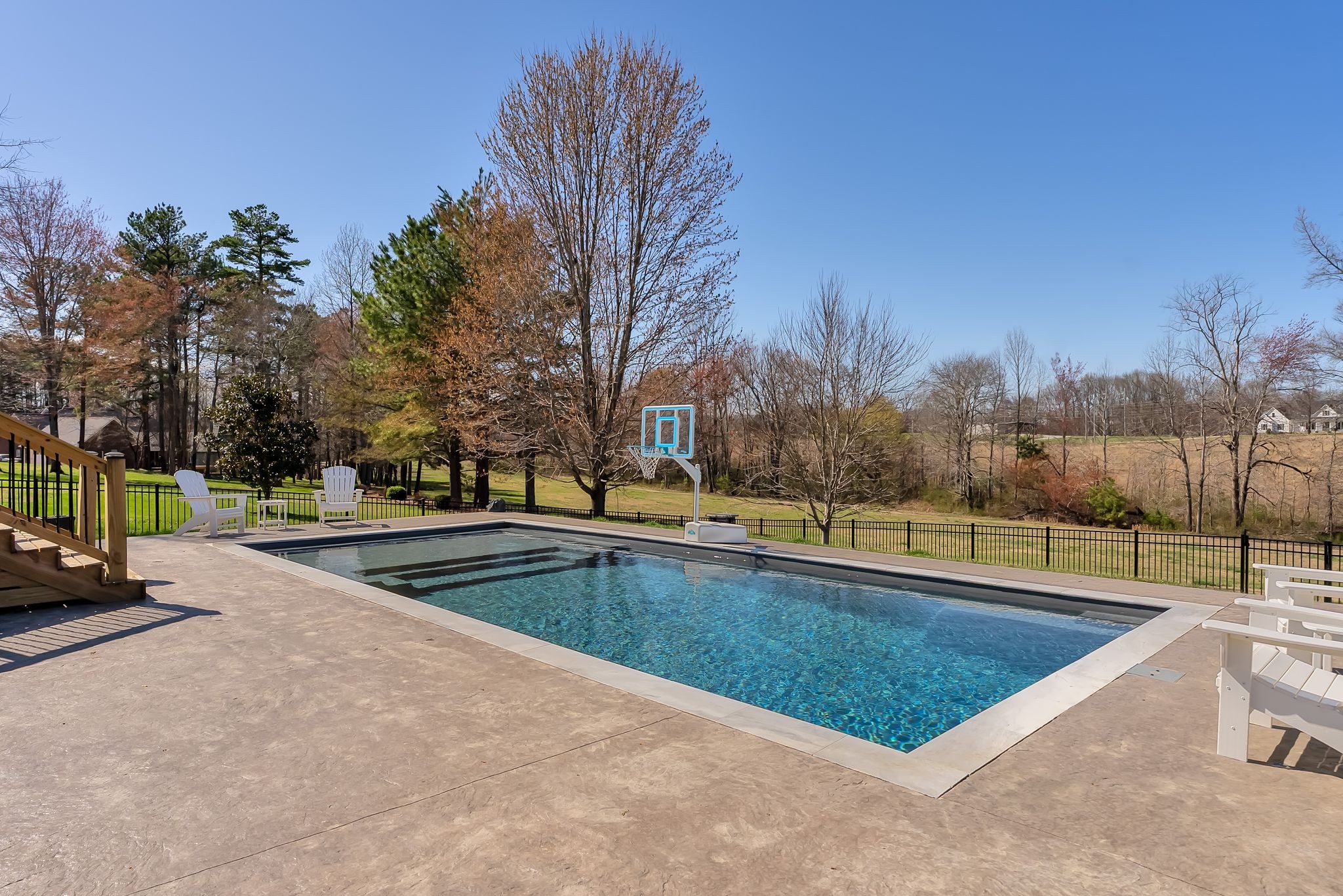 524 Country Club Dr