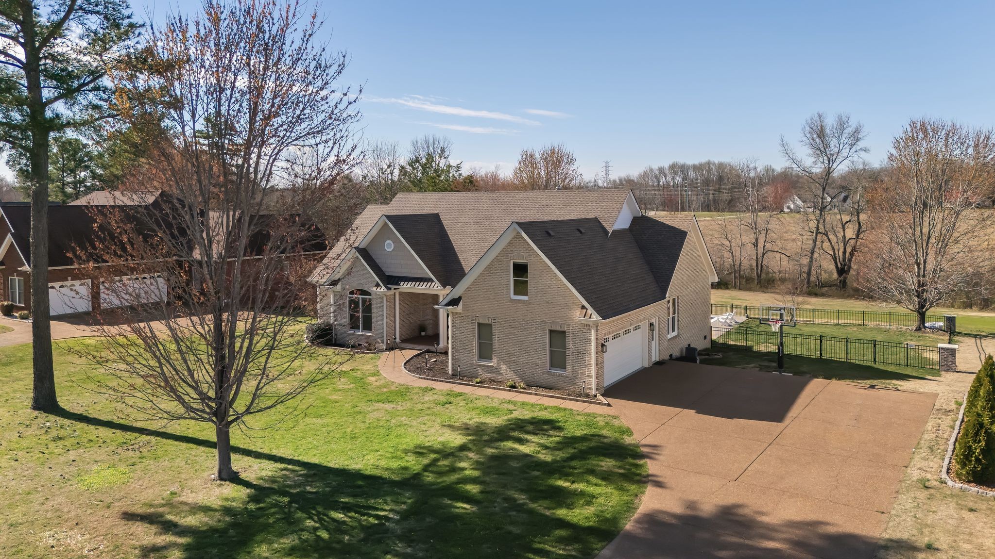 524 Country Club Dr