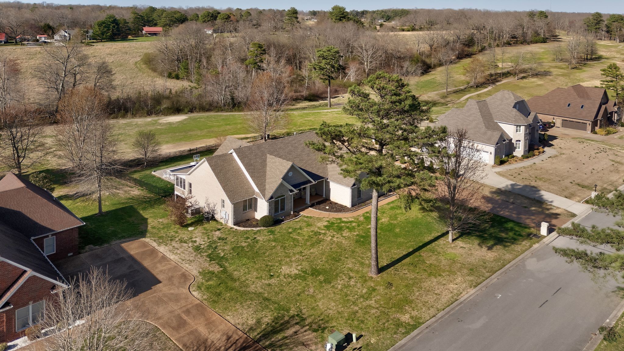 524 Country Club Dr