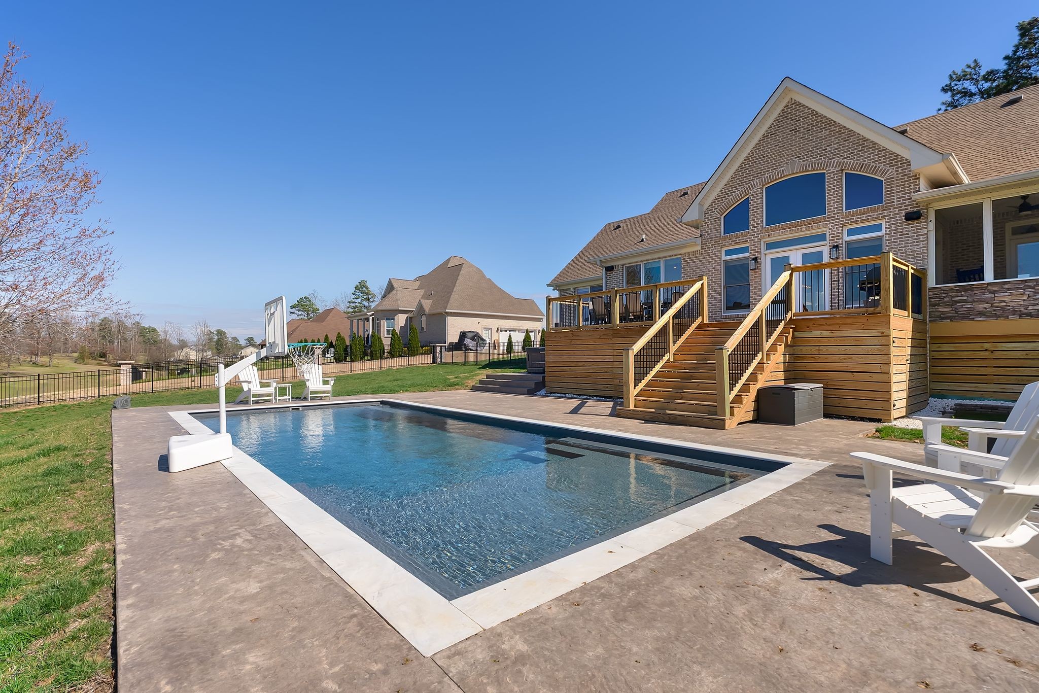 524 Country Club Dr