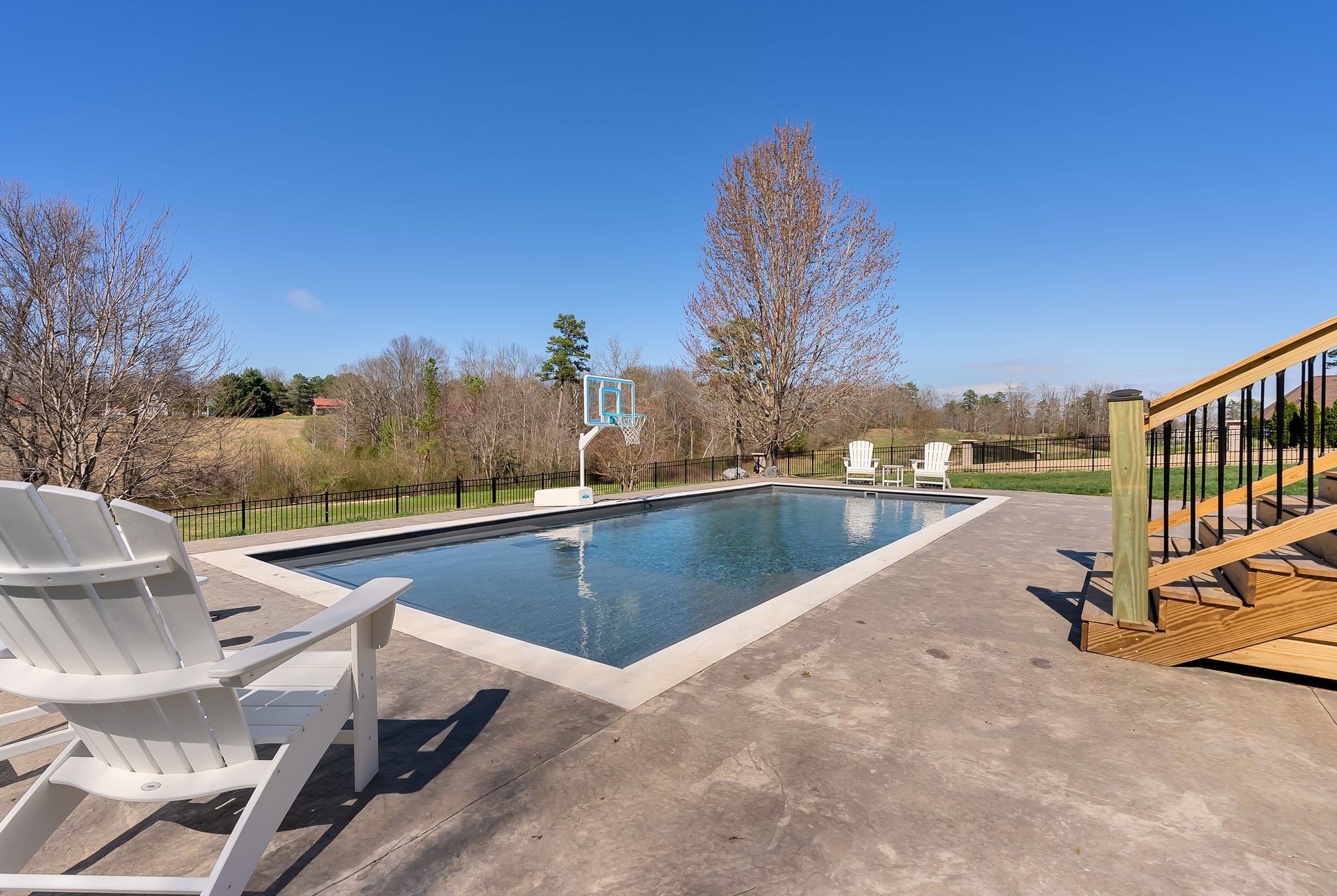 524 Country Club Dr