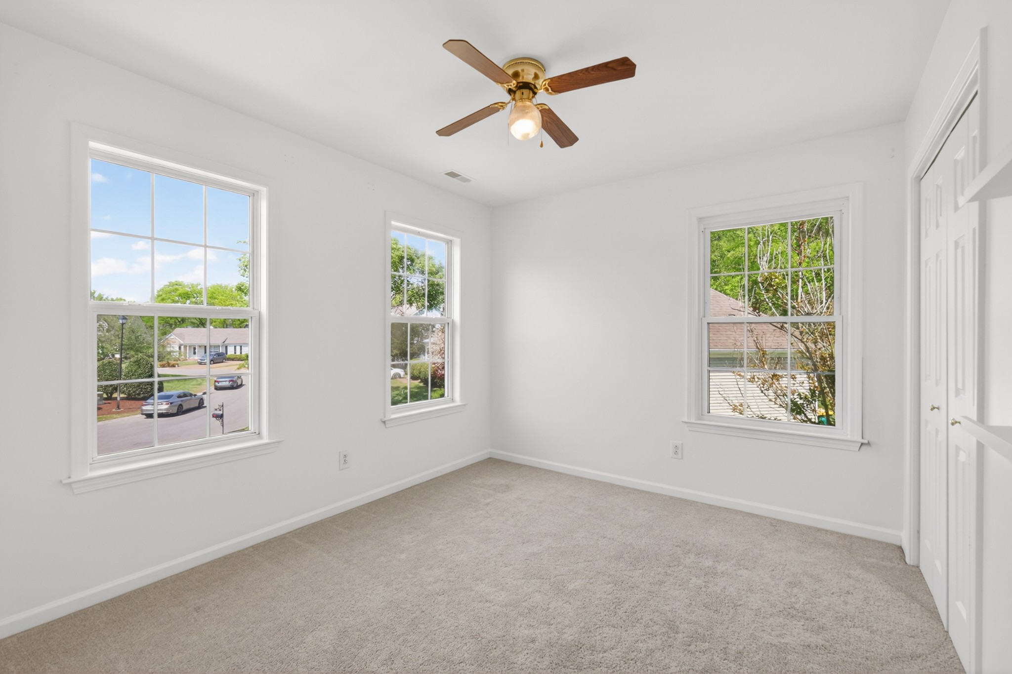 1329 Branchside Ct